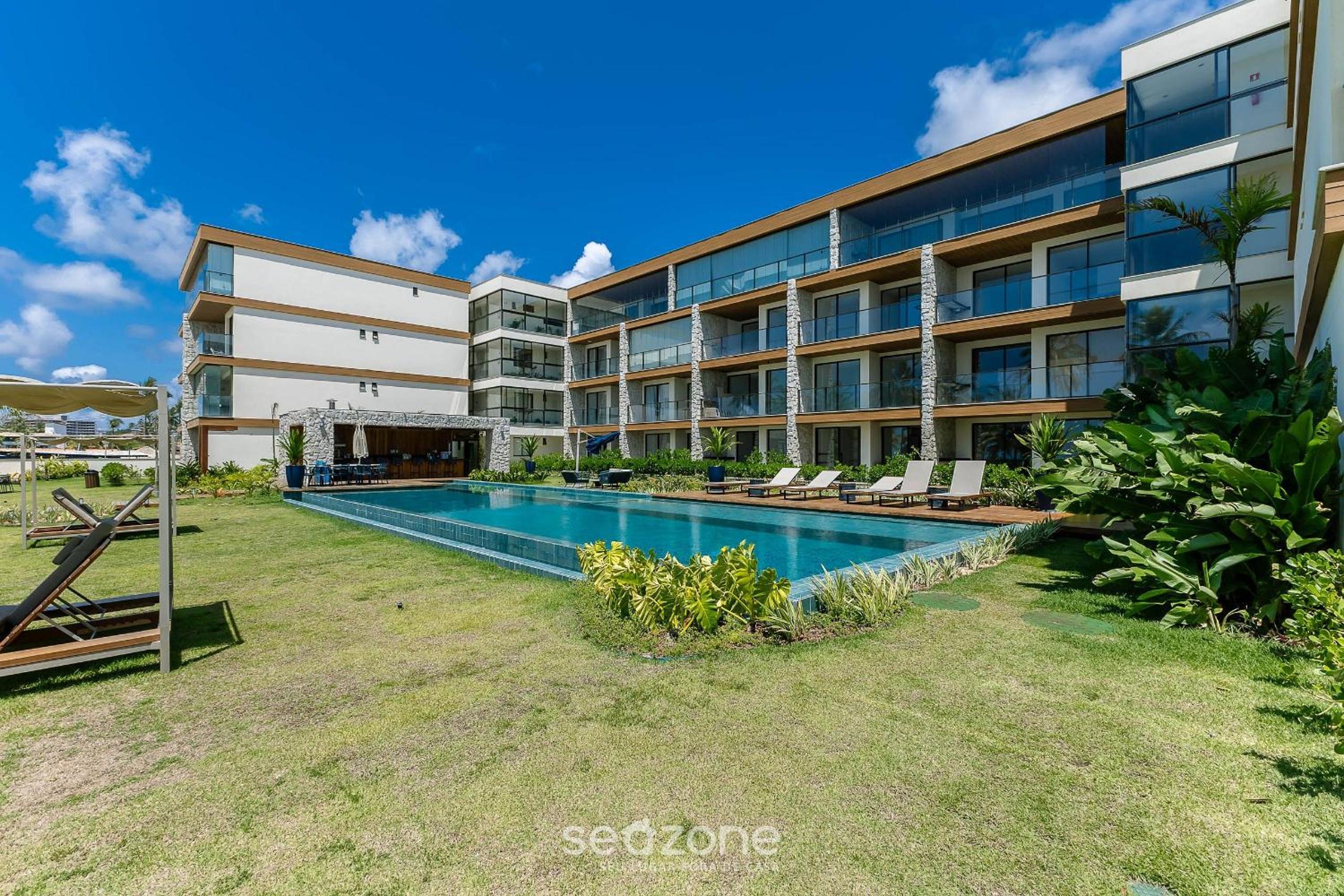 Apartments in a condo with pool on the beachfront in Ilhéus – PET