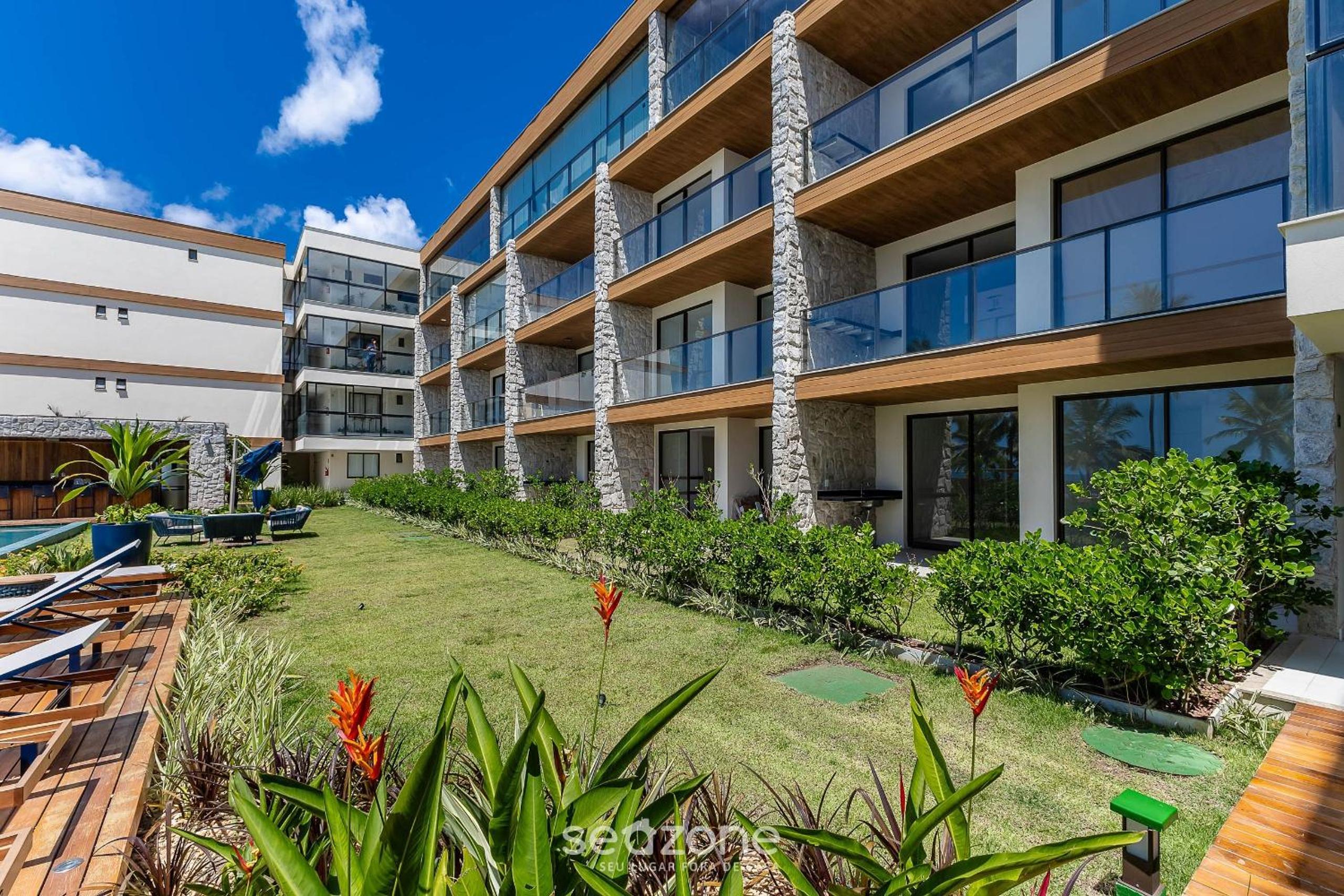 Apartments in a condo with pool on the beachfront in Ilhéus – PET