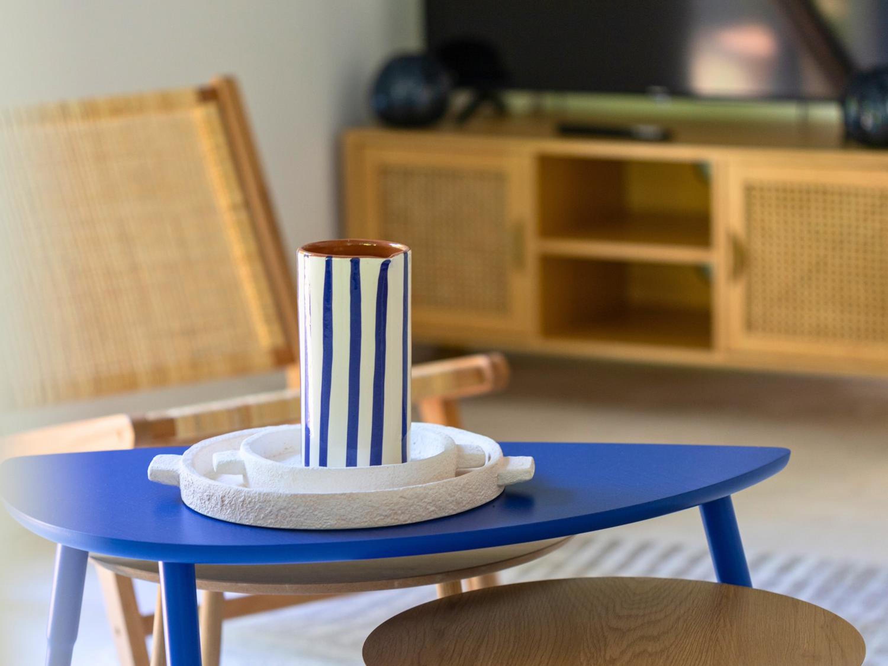 Escapade provençale - Idéal couple & petite famille - Jacuzzi exclusif - 10min Avignon et Château-neuf-du-Pape - Jardin & Piscine - Parking privé gratuit