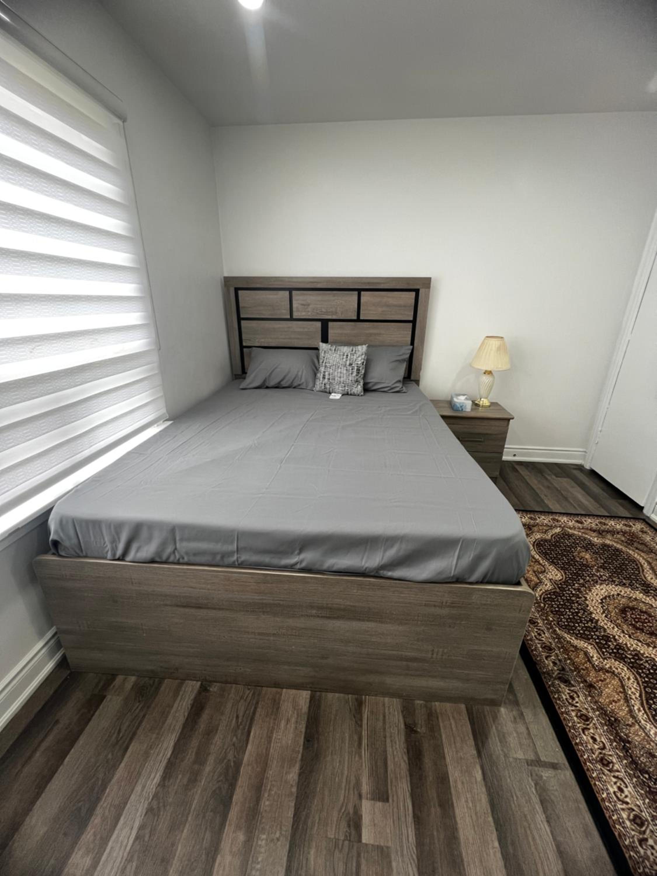Three Bedroom Spacious Bangalow with Free Parking, closer to commercial area and highways