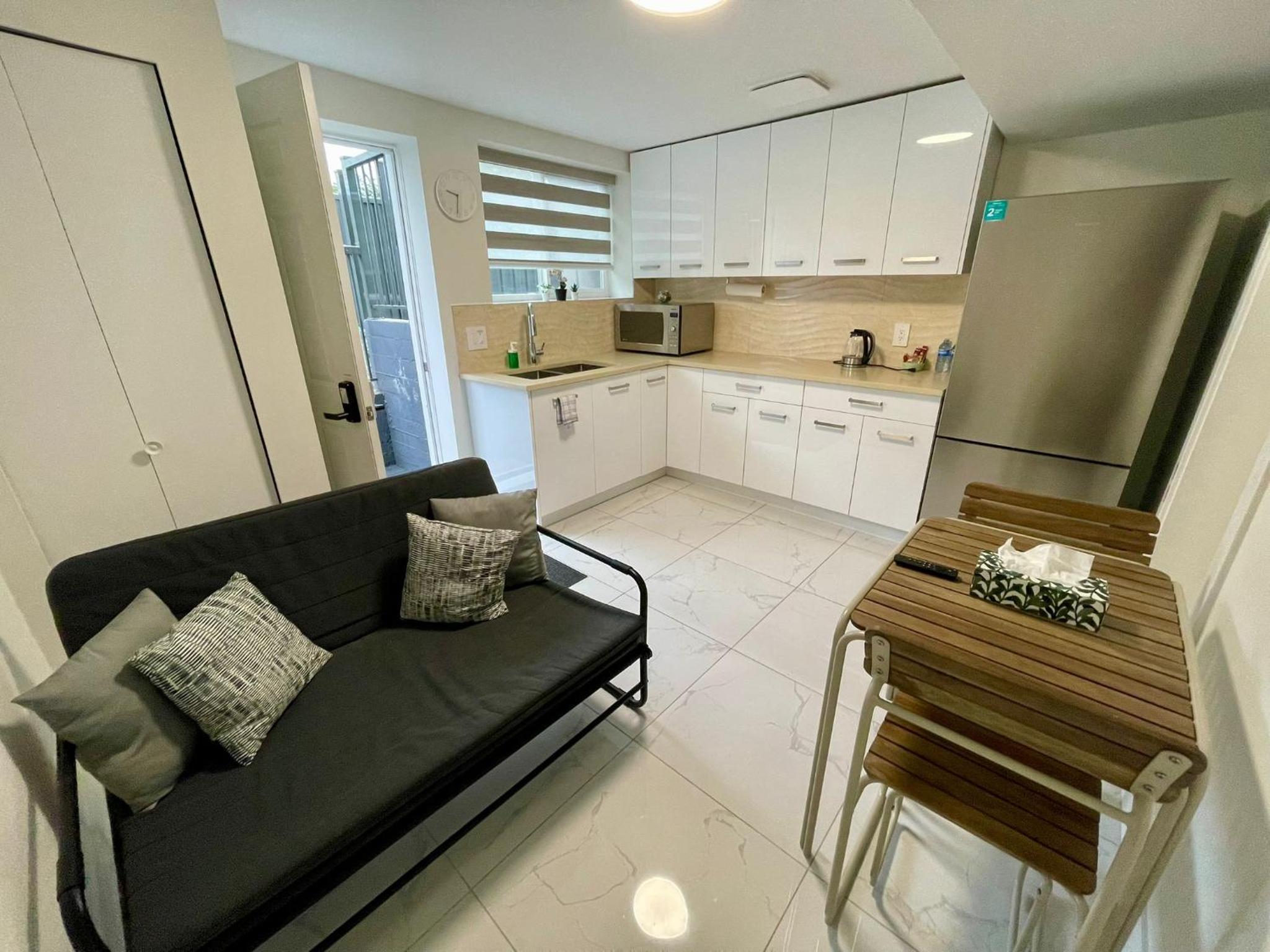 Budget friendly 2-Bed 1-Bath Suite