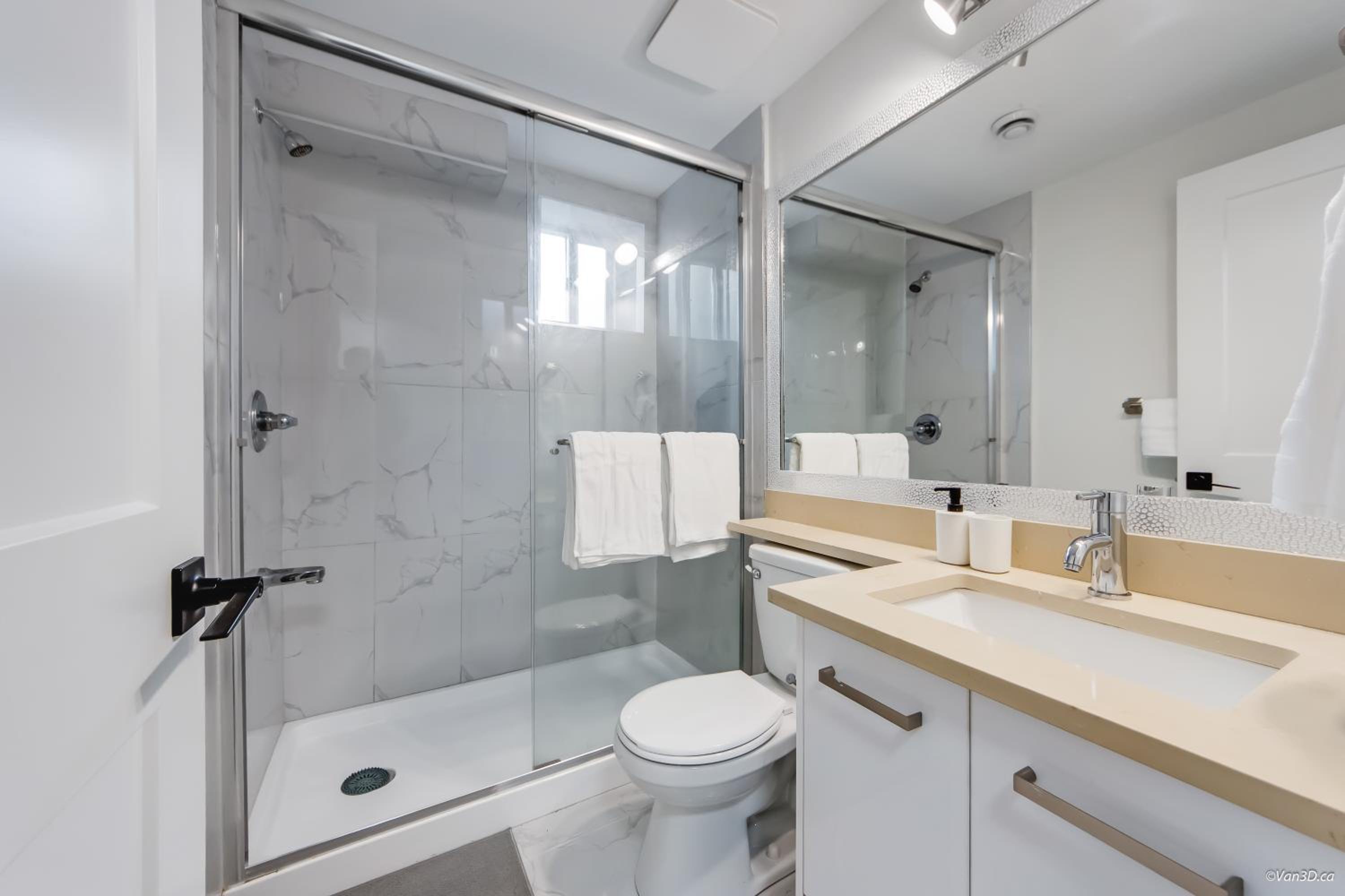 Budget friendly 2-Bed 1-Bath Suite
