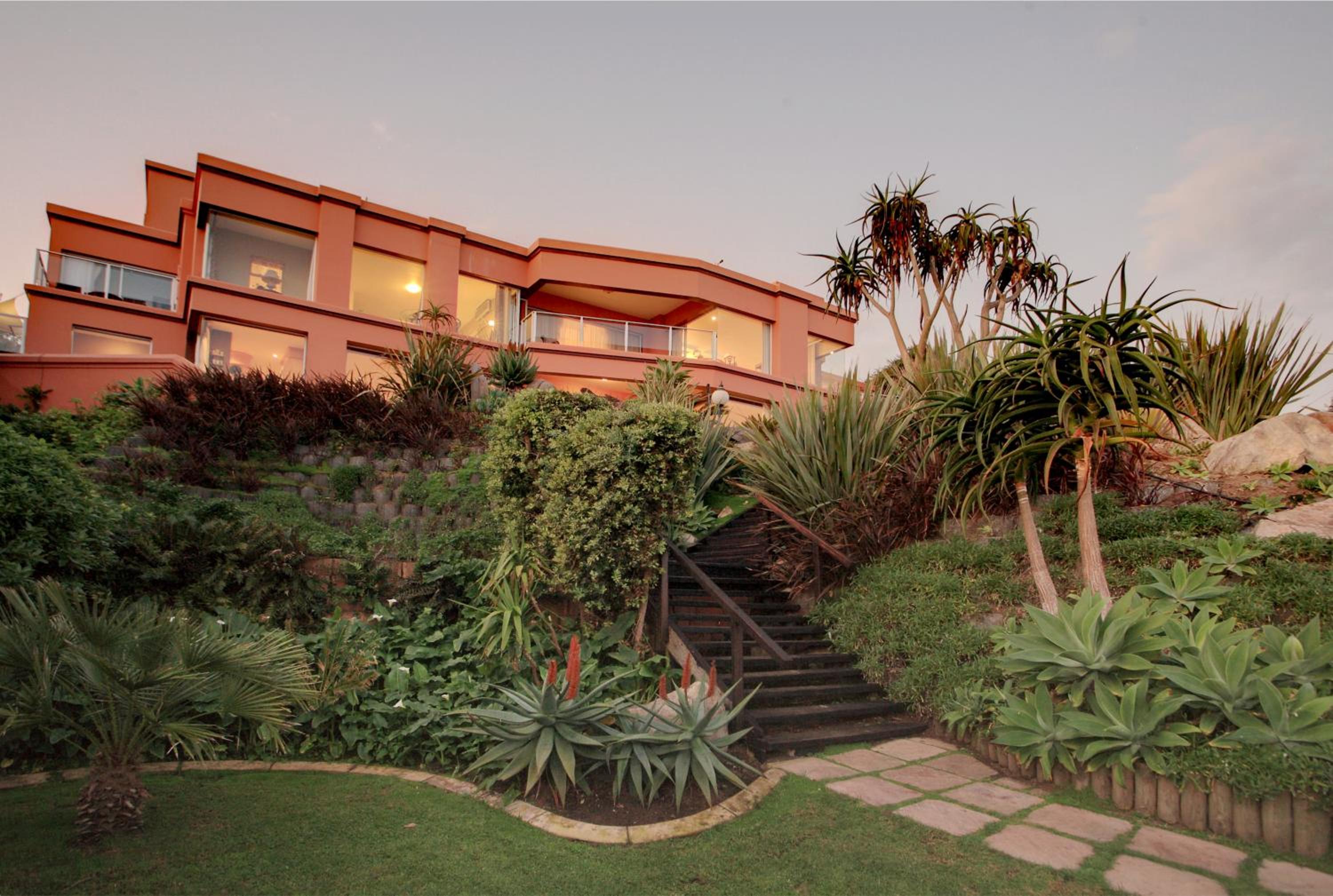 Hotel Xanadu Guest Villa - Image 1