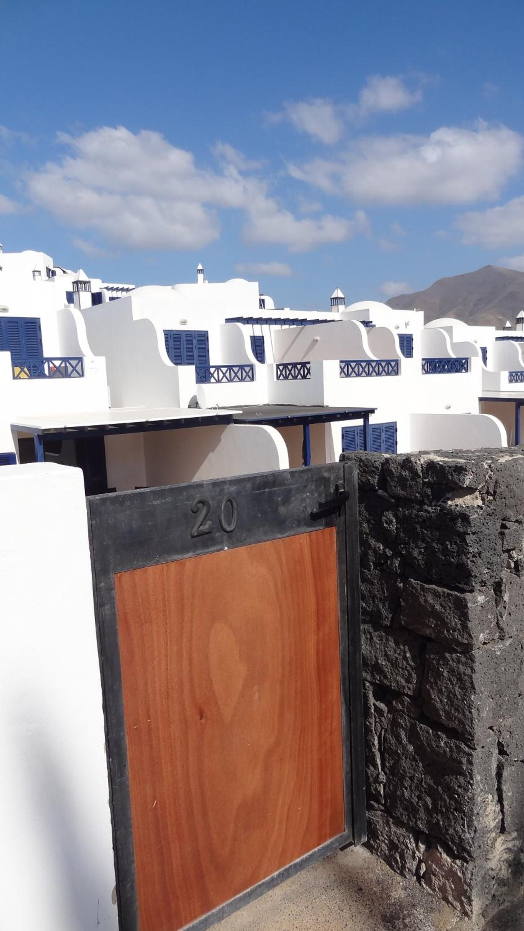 Lanza Coloradas 20, heated pool view 3