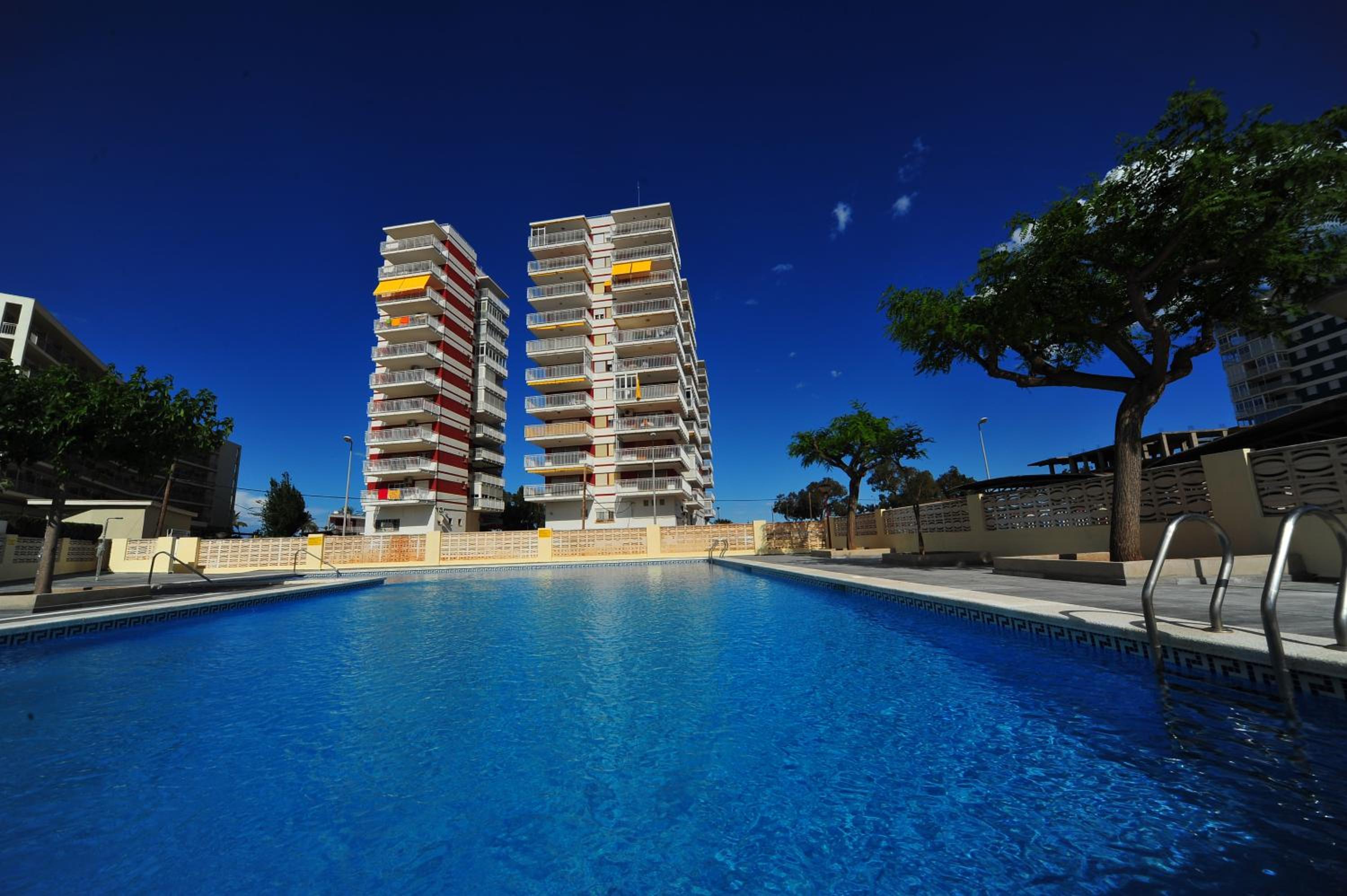 Apartamentos Estoril I - II Orangecosta