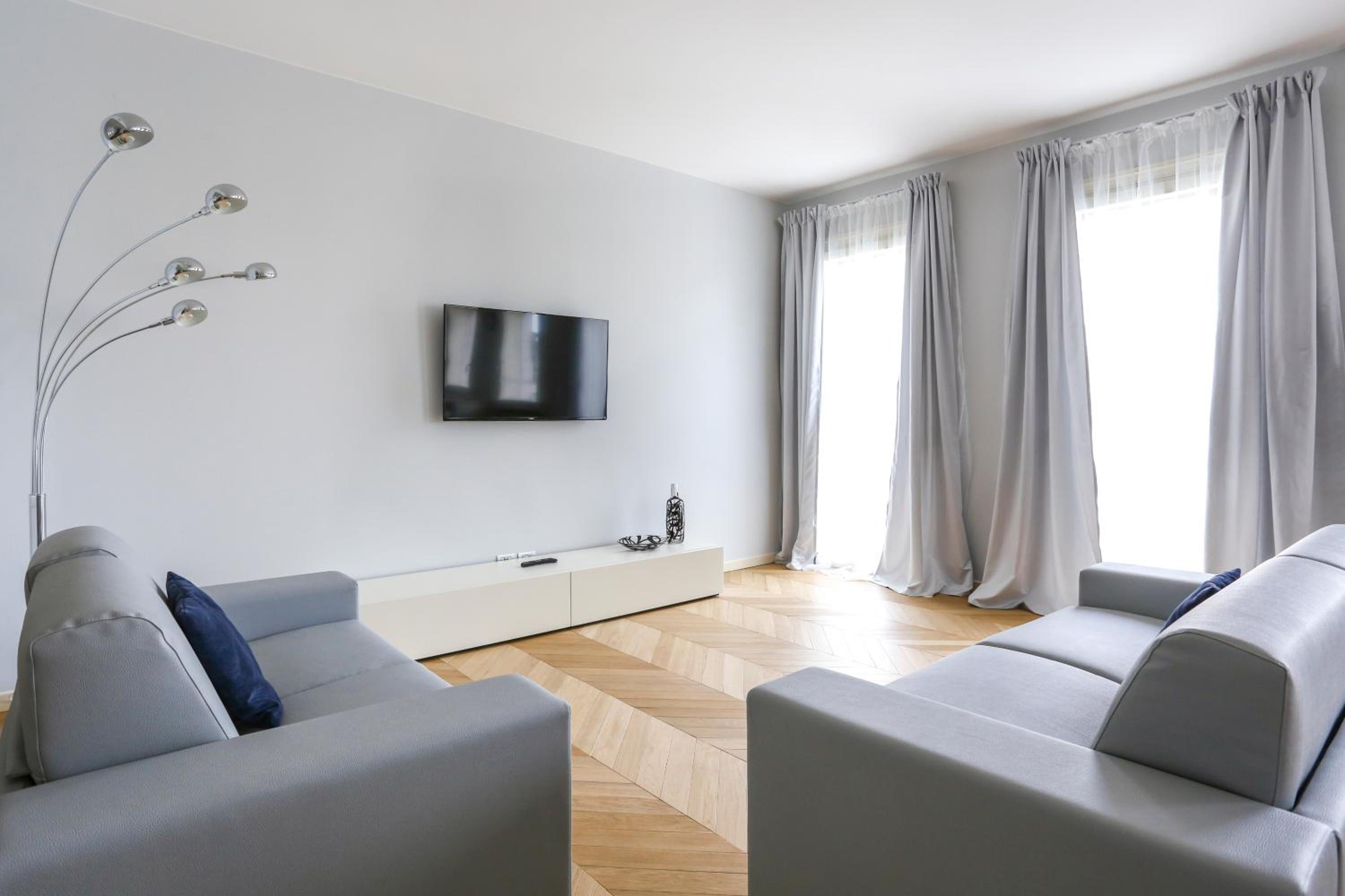 Riverside Apartment view 2