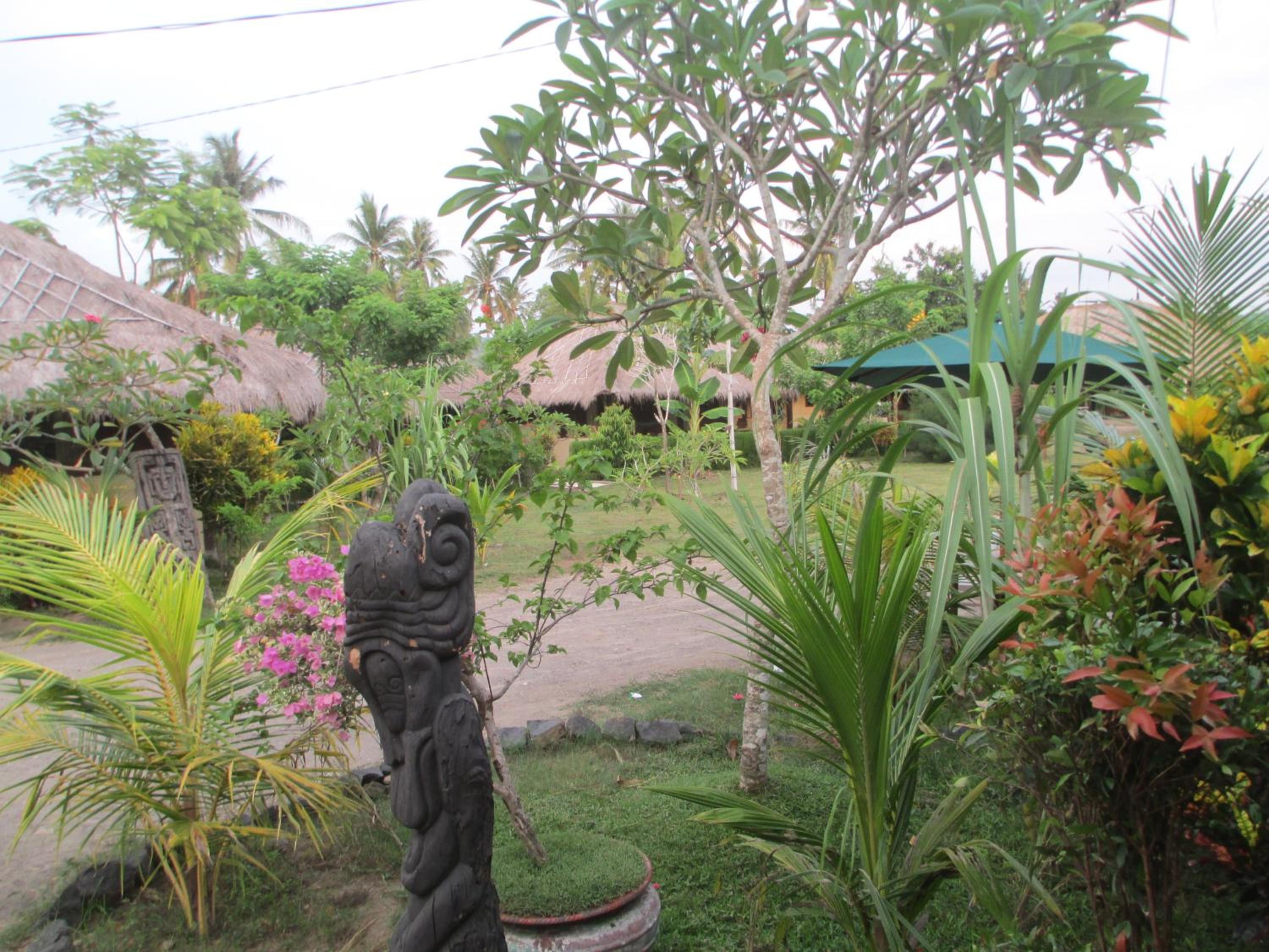 Selong Belanak Bungalows view 5