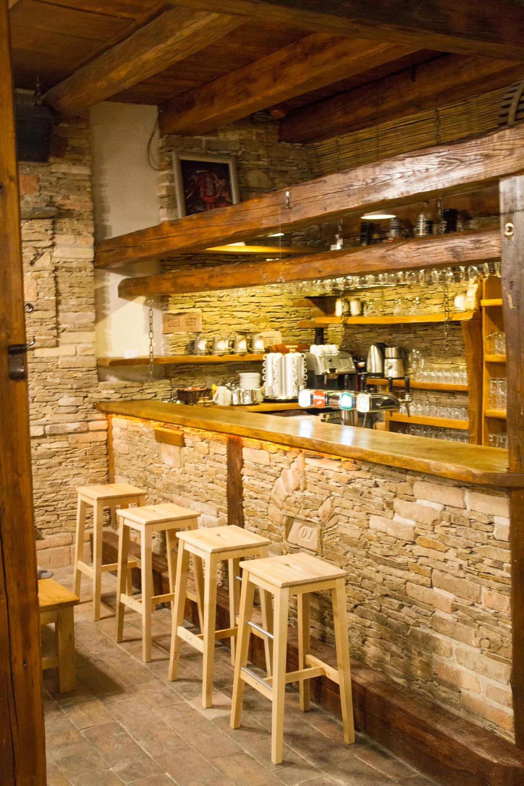 Restaurace & Penzion U Tří Jasanů
