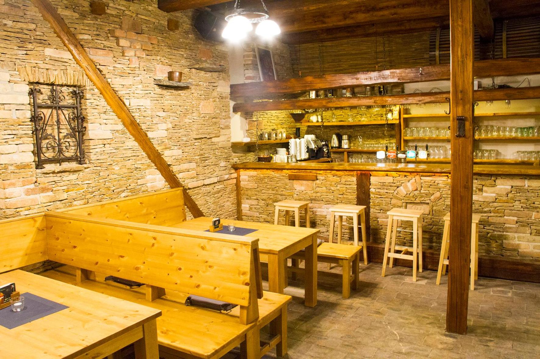 Restaurace & Penzion U Tří Jasanů