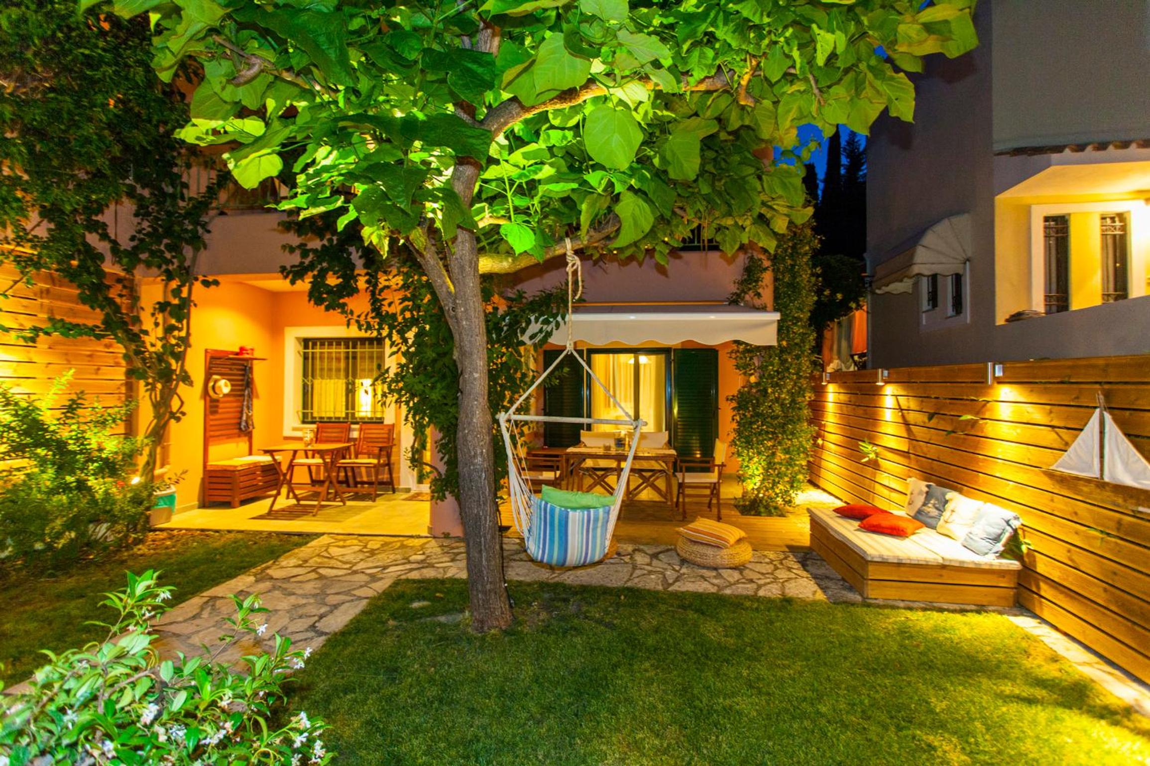 Apartment in Villa Rosebud view 3