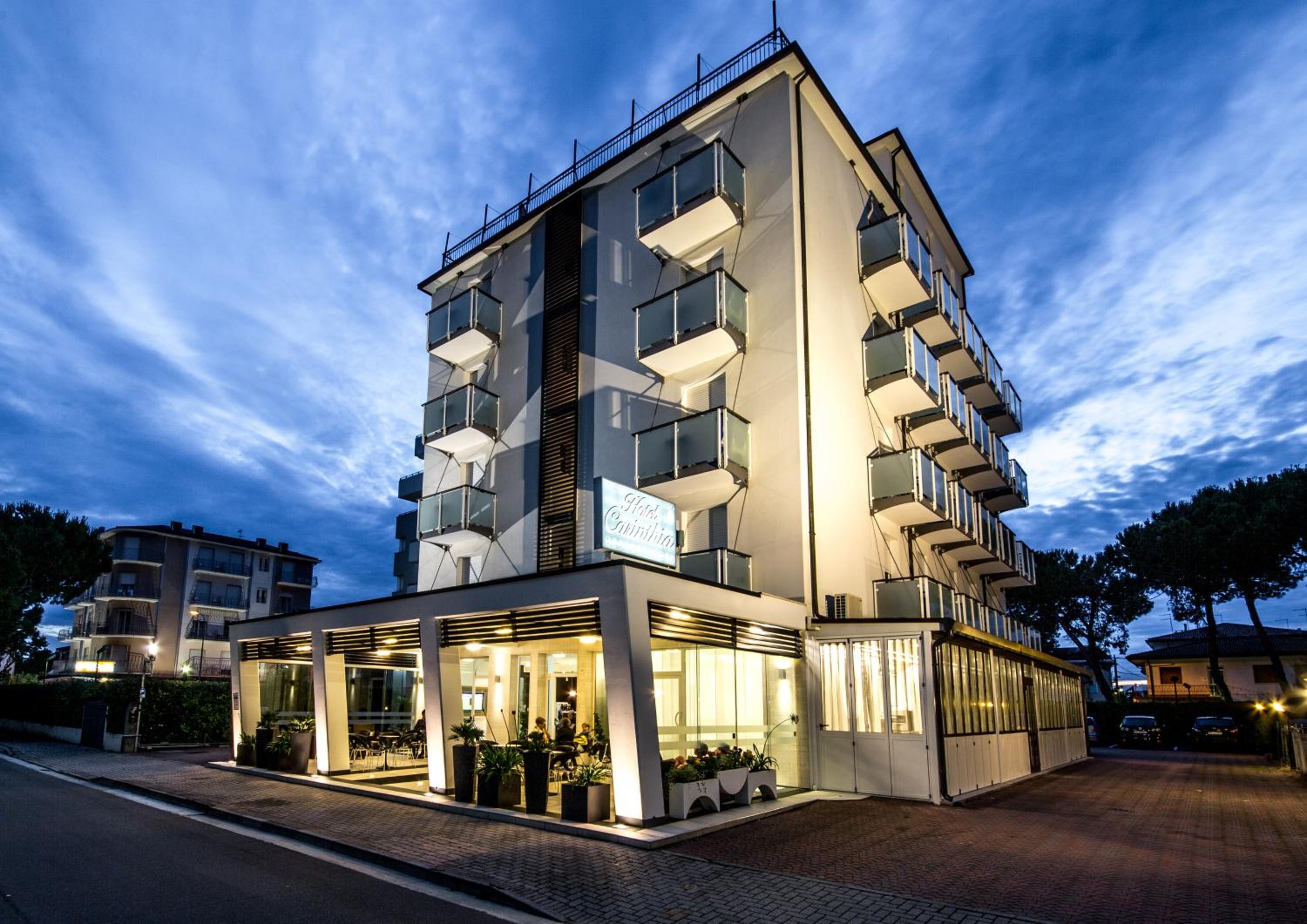 Hotel & Aparthotel Carinthia S - Image 1