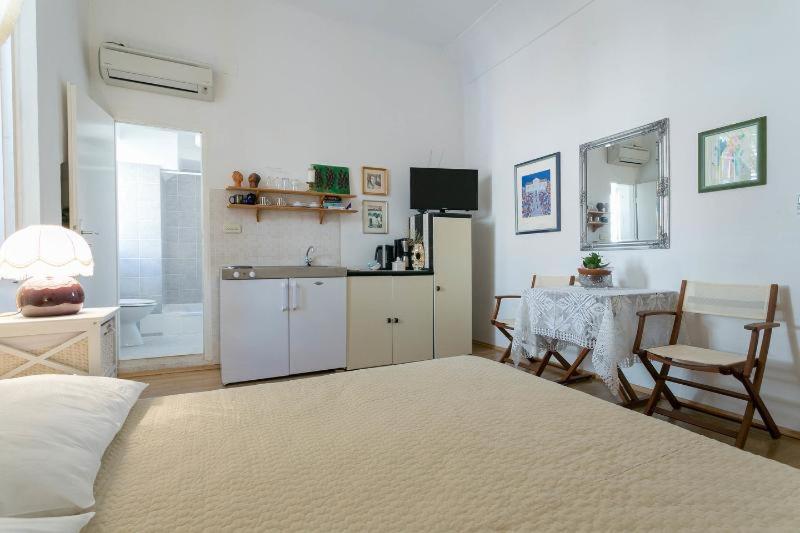 Old Town Port Apartments