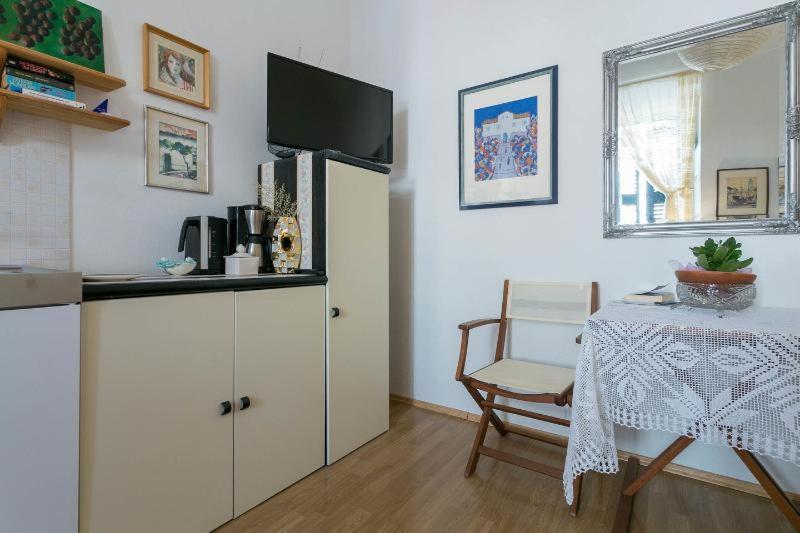 Old Town Port Apartments