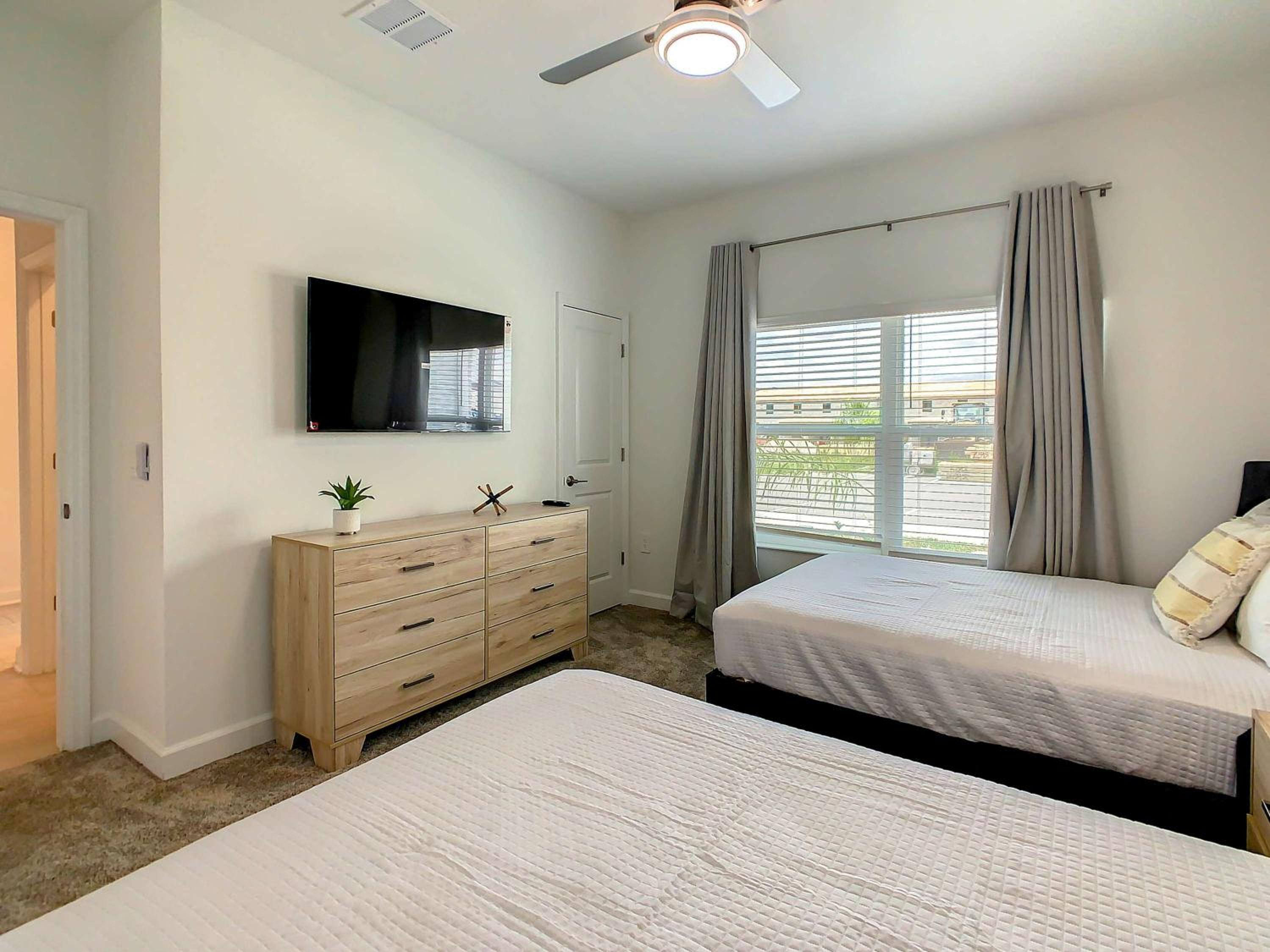 4BR Townhouse with Private Pool near Disney