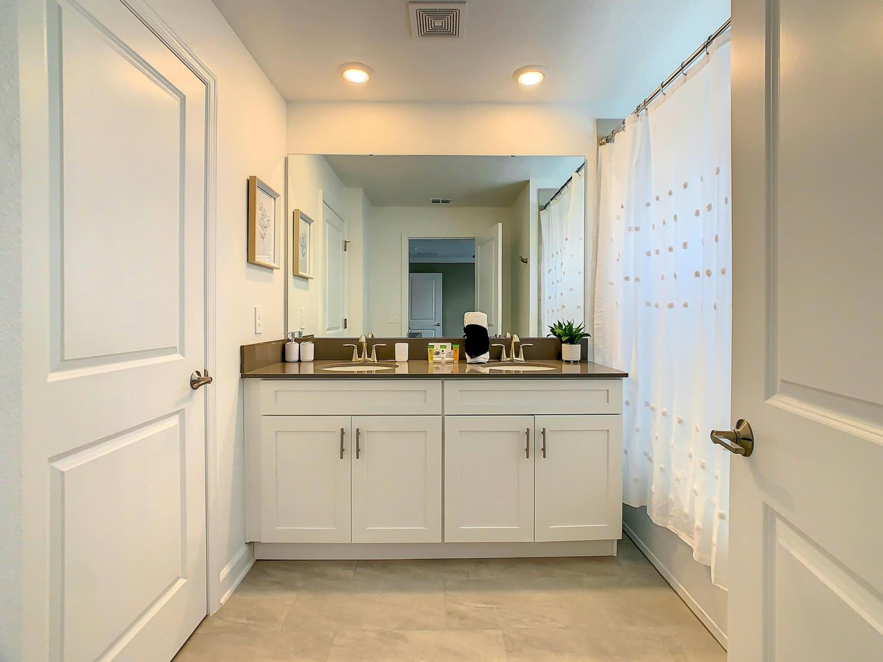 4BR Townhouse with Private Pool near Disney