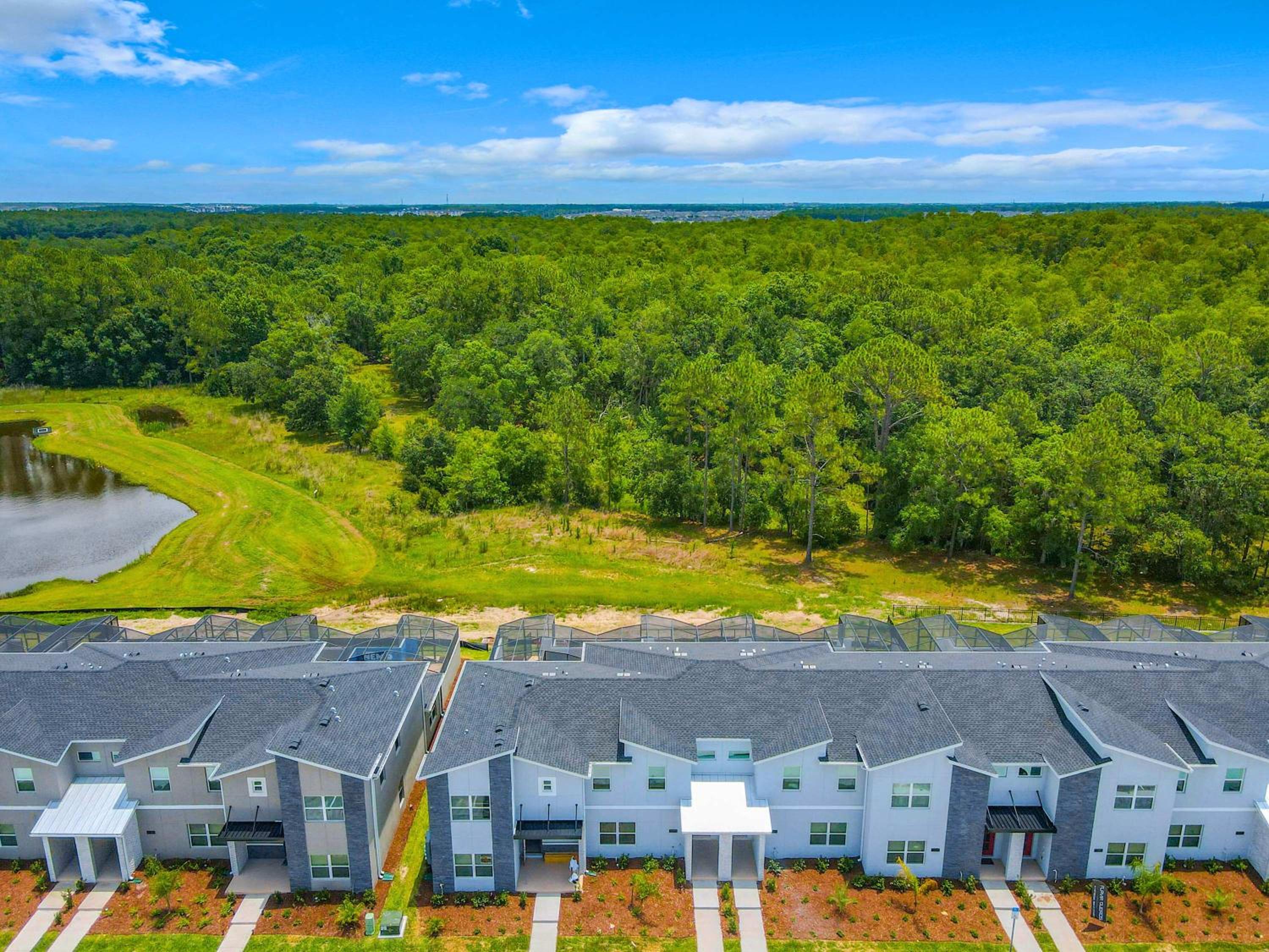 4BR Townhouse with Private Pool near Disney