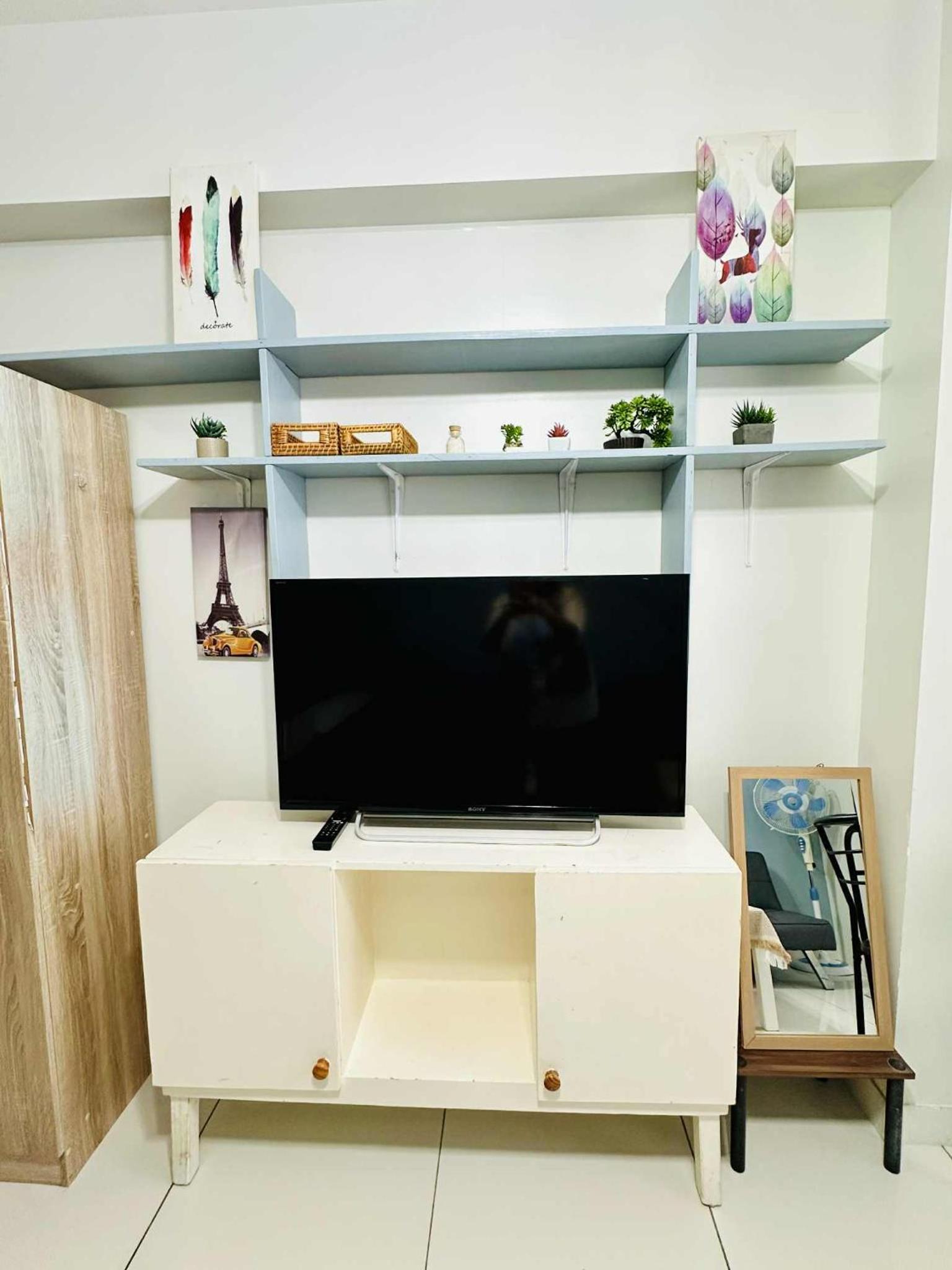 09T2 Chic Corners, Studio w Balcony, Horizons 101