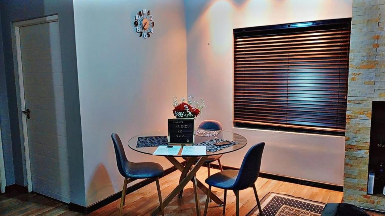 Malaika Luxurious Crib, Jackal Creek Golf Estate, Northriding