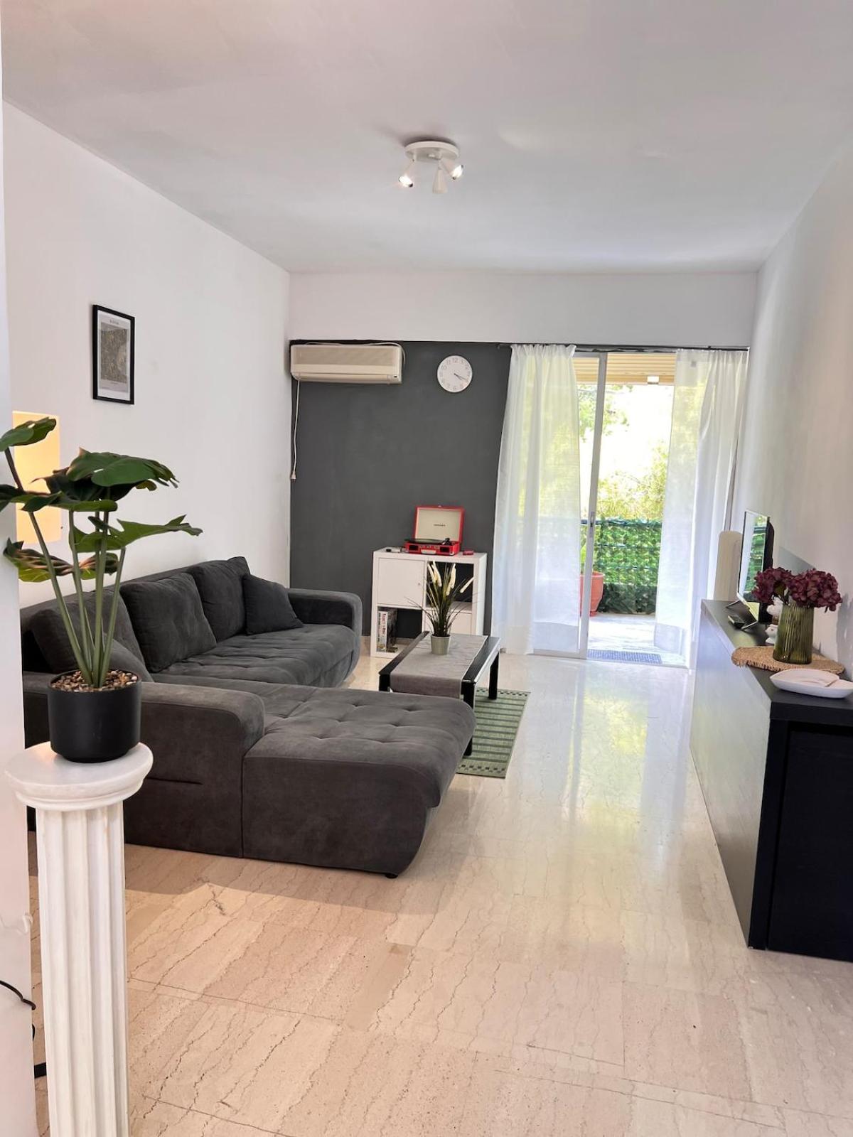Varkiza Beach Entire Apartment