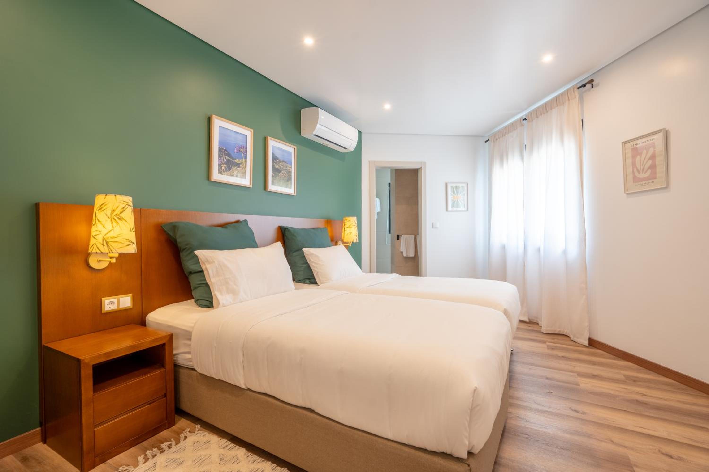 Madeira Protea Retreat- Villa with Heated Private Pool, Gym and Office