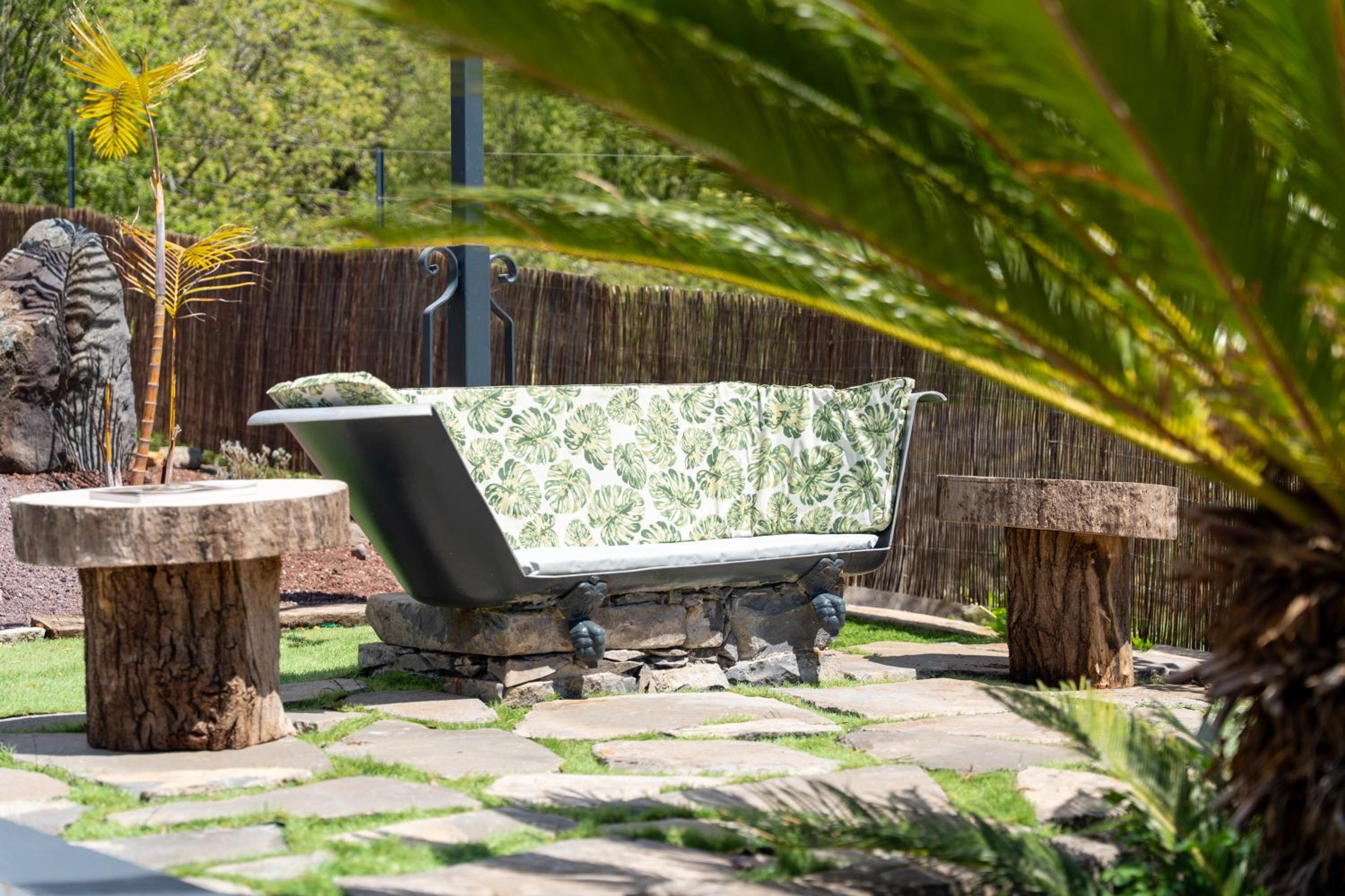 Madeira Protea Retreat- Villa with Heated Private Pool, Gym and Office
