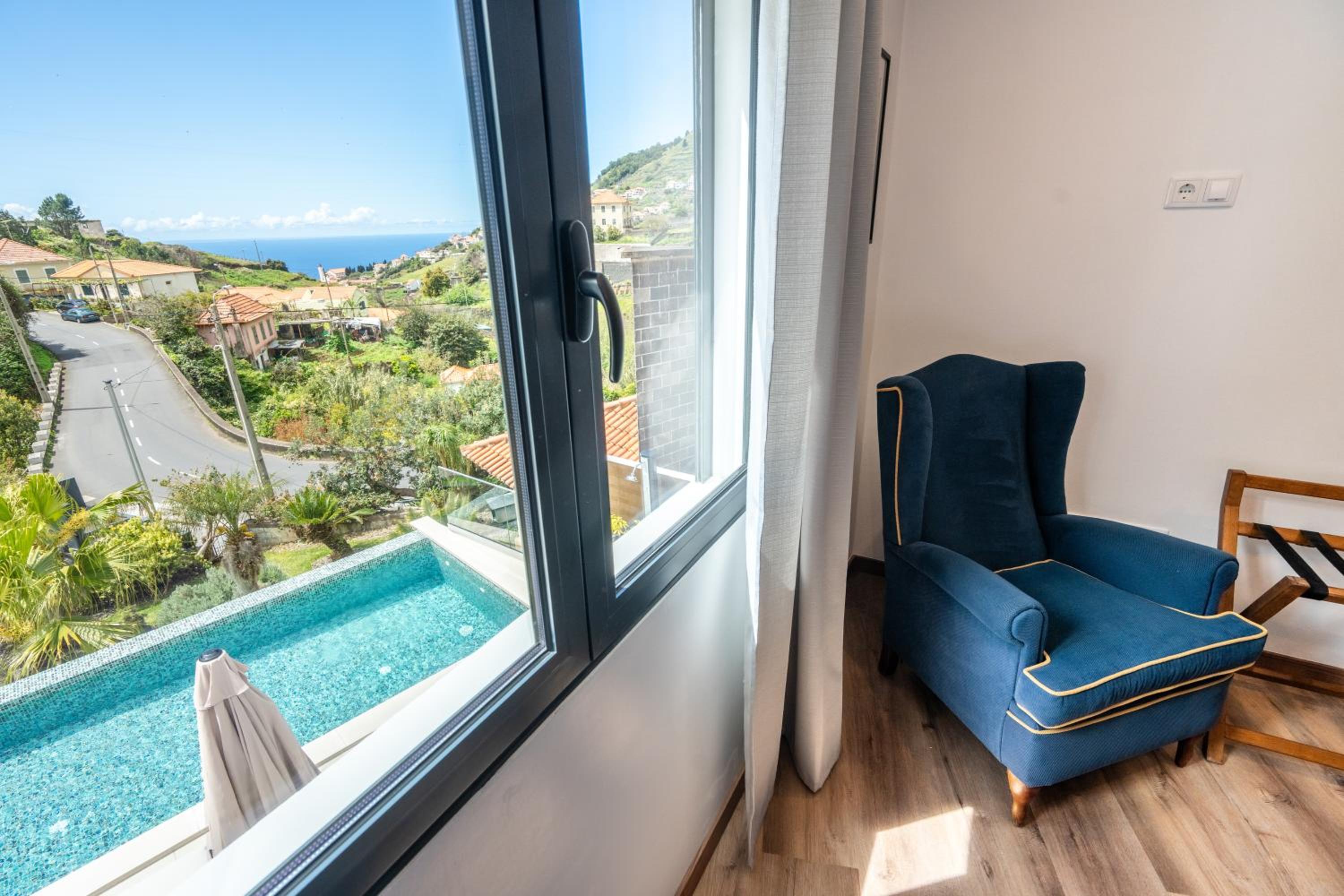 Madeira Protea Retreat- Villa with Heated Private Pool, Gym and Office