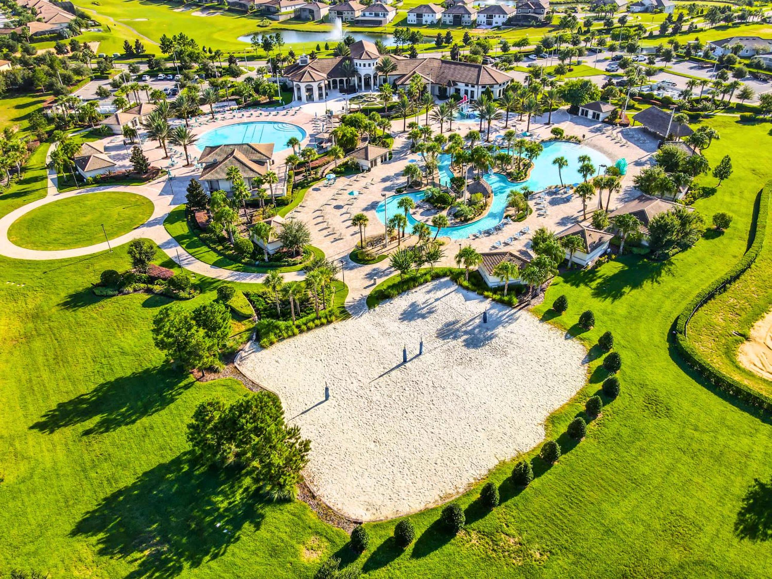 Themed 5BR Lakeview Villa with Pool & Clubhouses