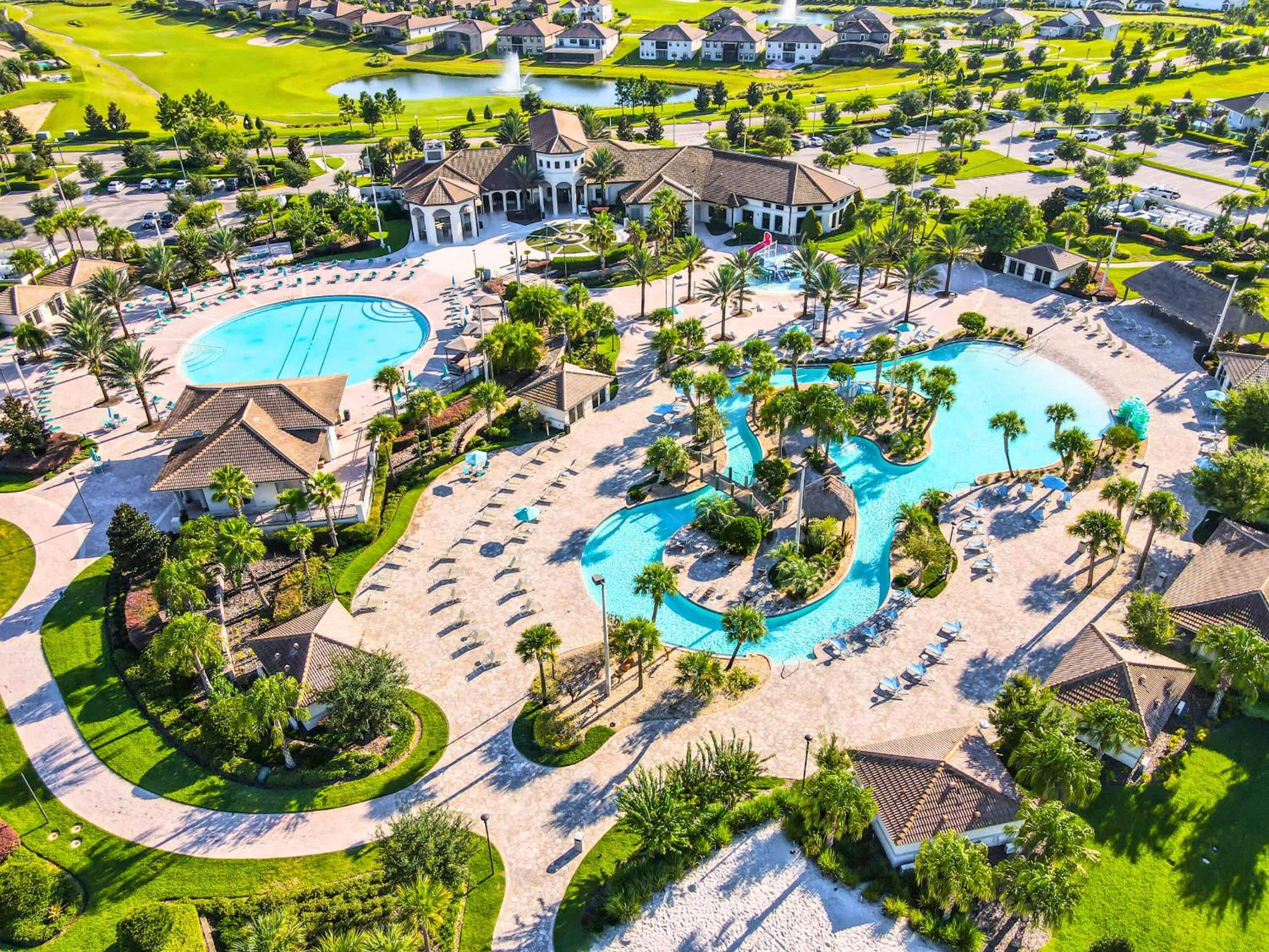 Themed 5BR Lakeview Villa with Pool & Clubhouses