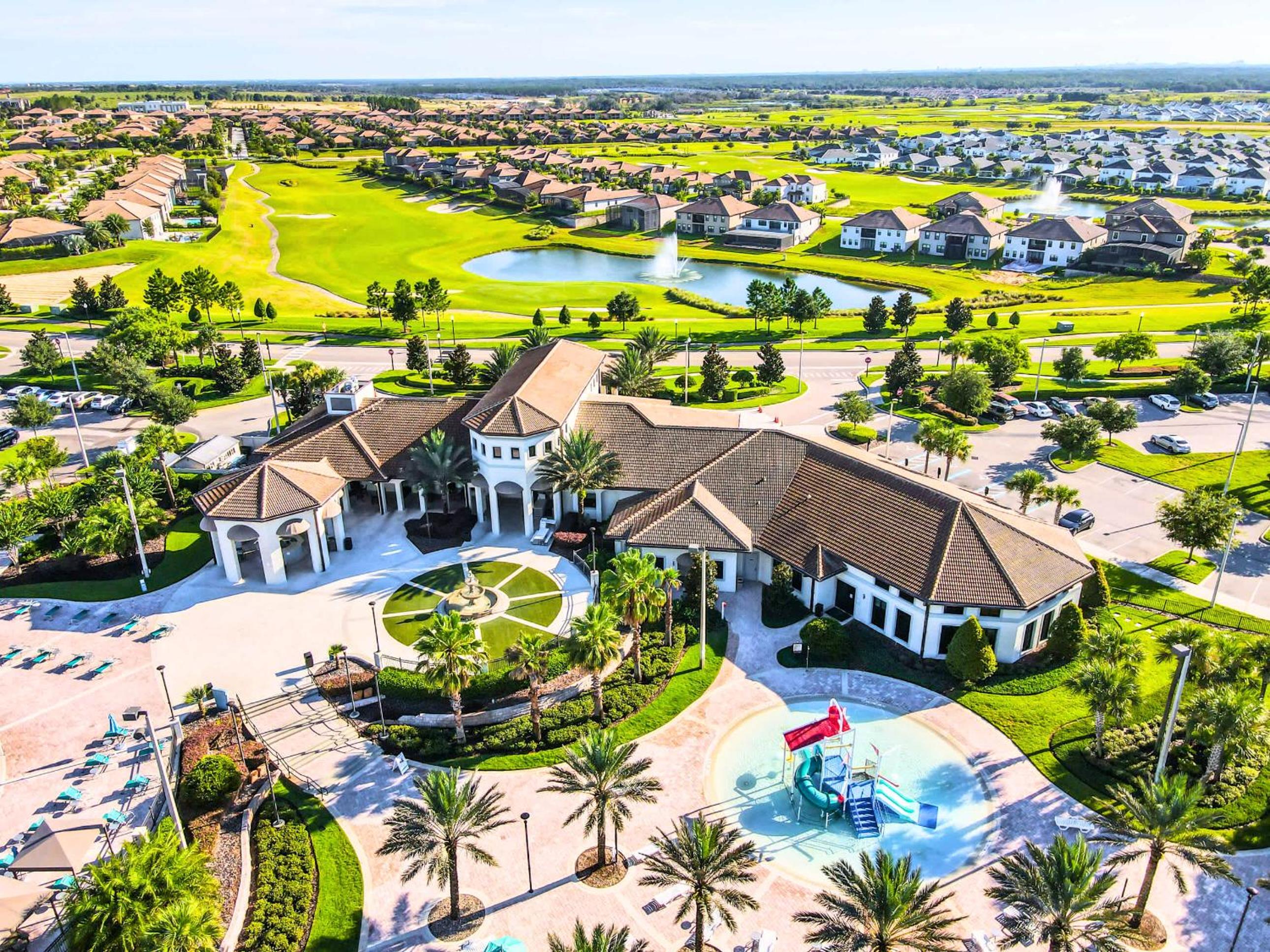Themed 5BR Lakeview Villa with Pool & Clubhouses