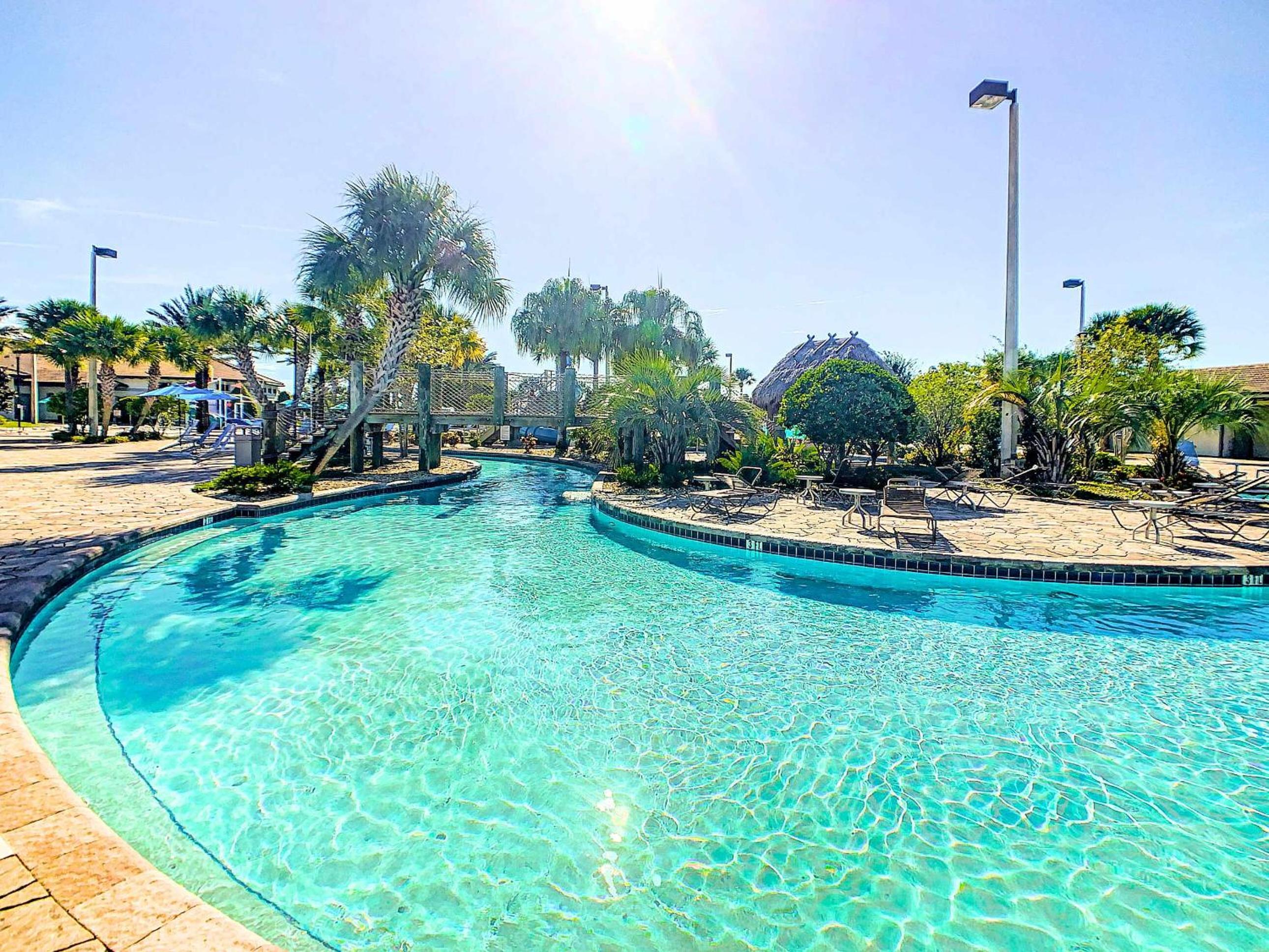 Themed 5BR Lakeview Villa with Pool & Clubhouses