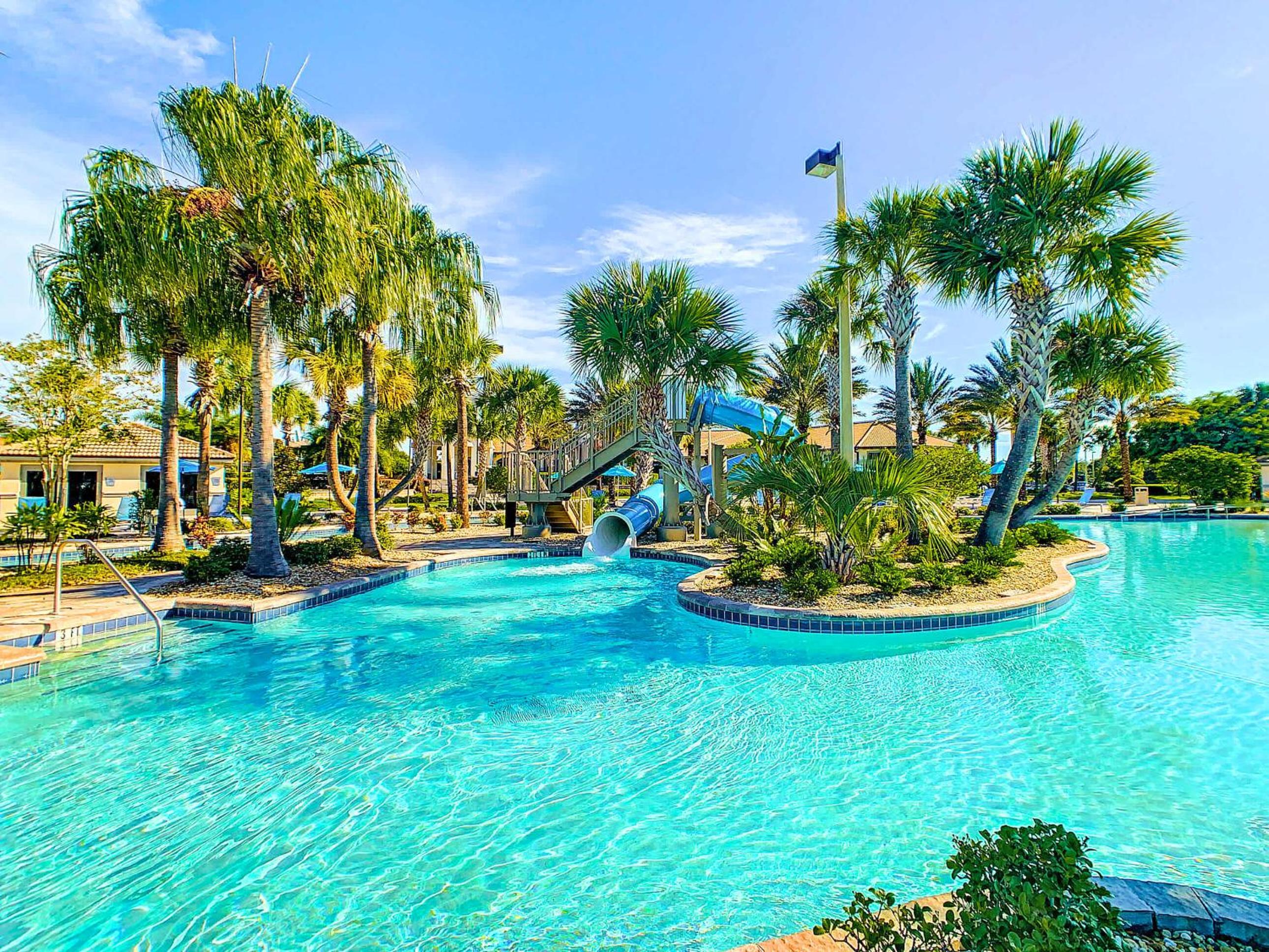 Themed 5BR Lakeview Villa with Pool & Clubhouses