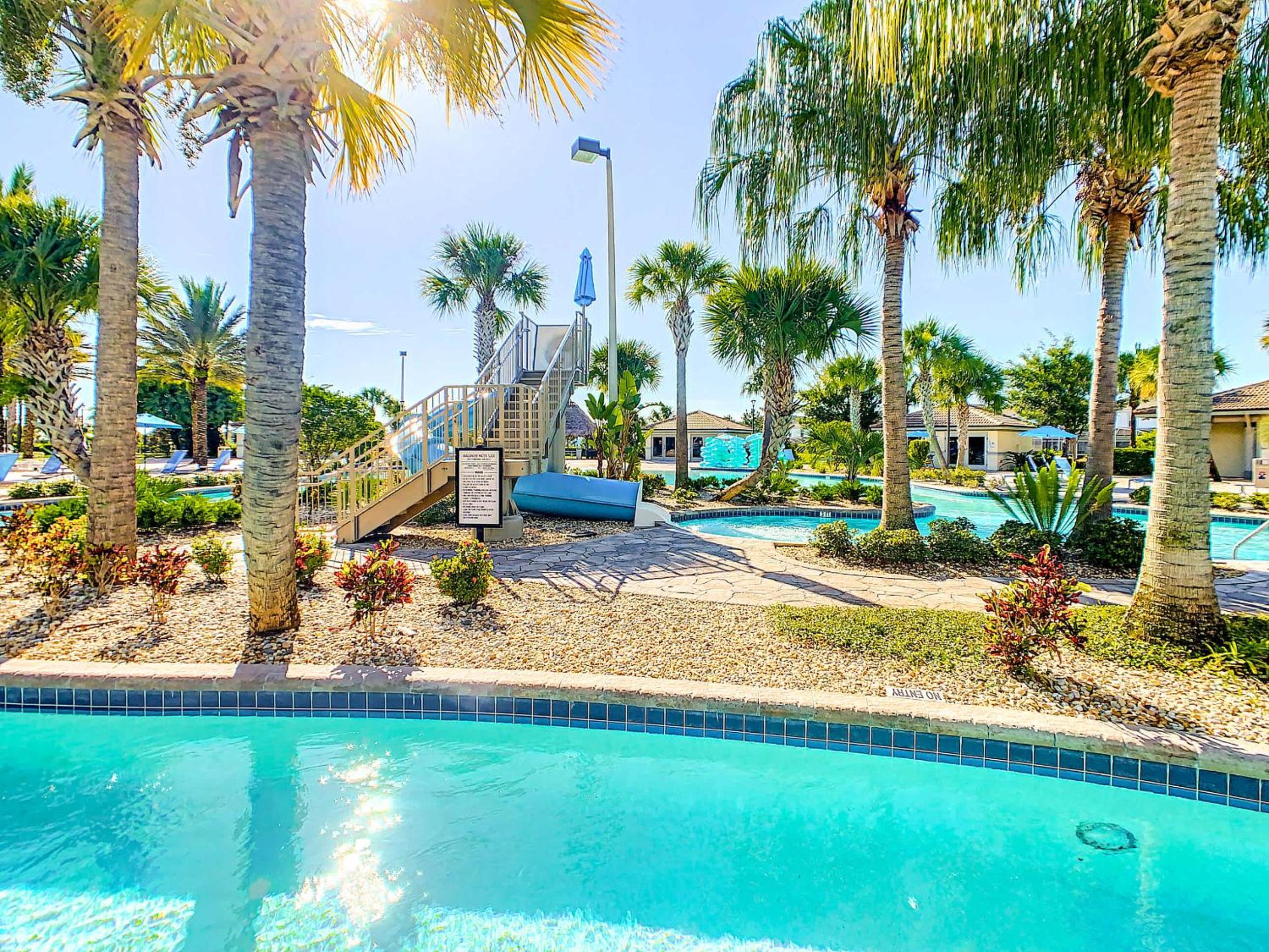 Themed 5BR Lakeview Villa with Pool & Clubhouses