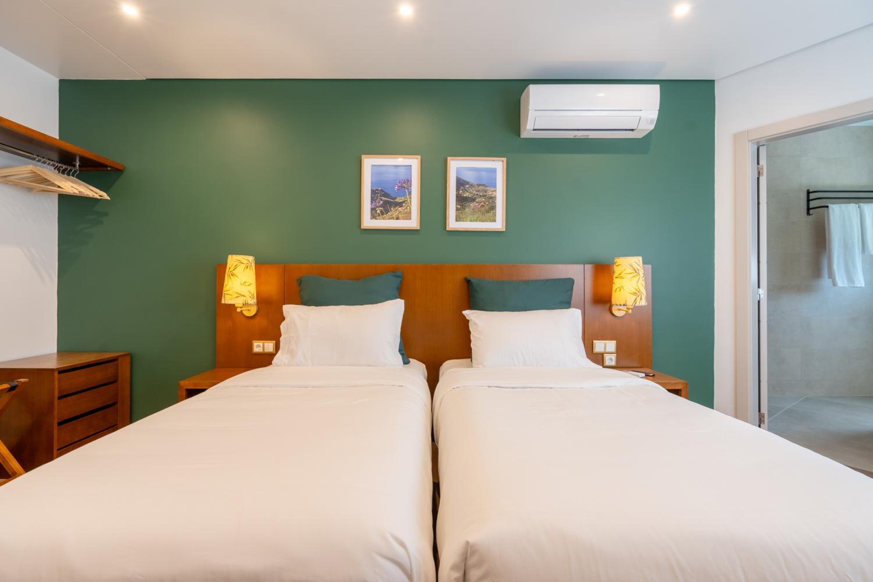 Madeira Protea Retreat- Villa with Heated Private Pool, Gym and Office