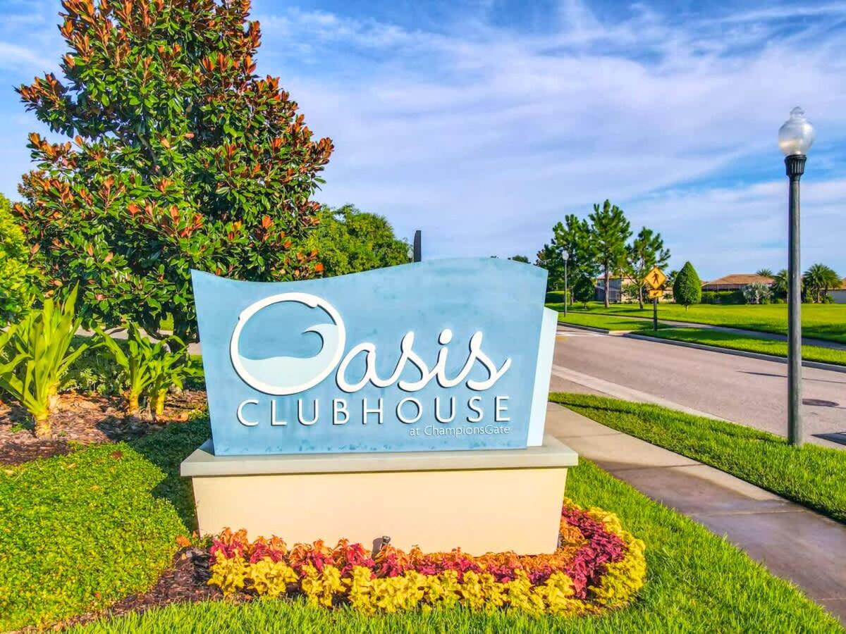 Themed 5BR Lakeview Villa with Pool & Clubhouses