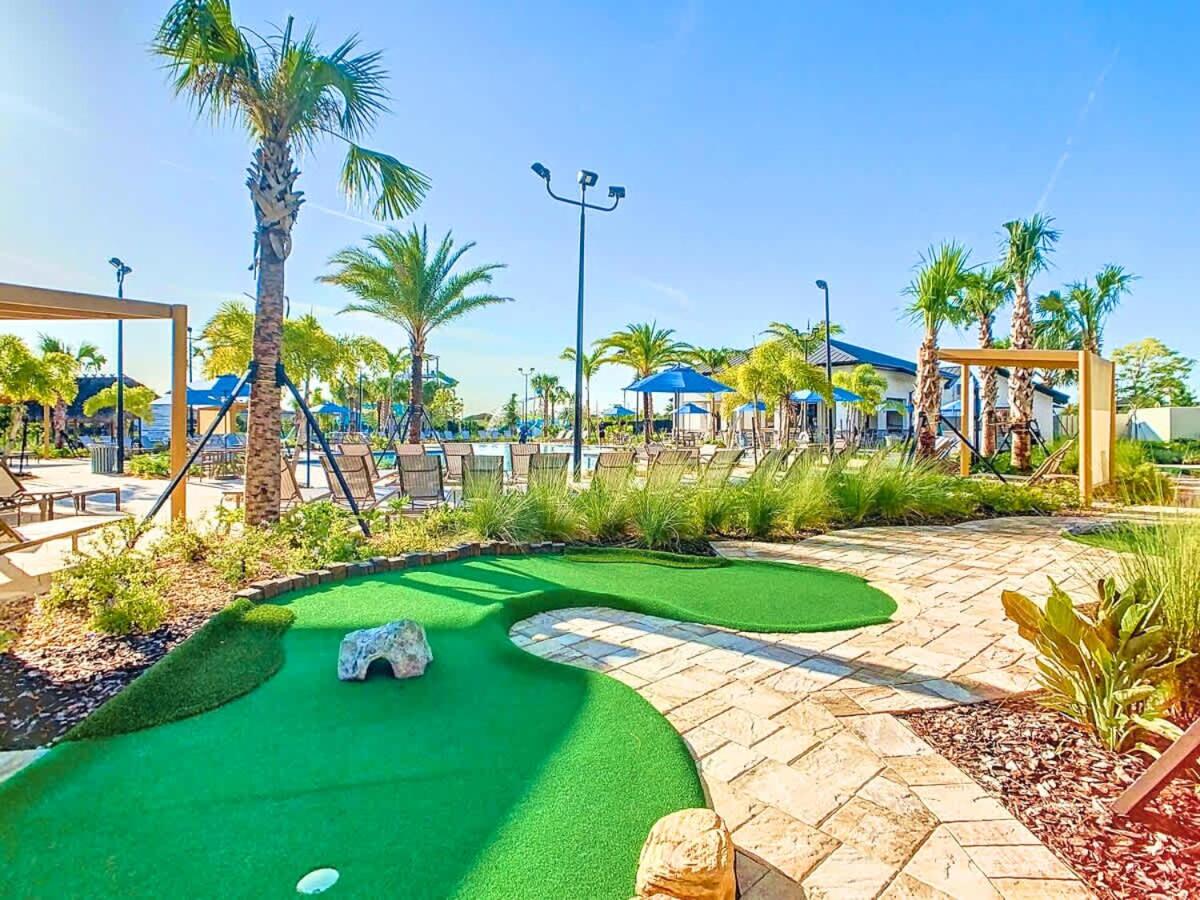 Themed 5BR Lakeview Villa with Pool & Clubhouses