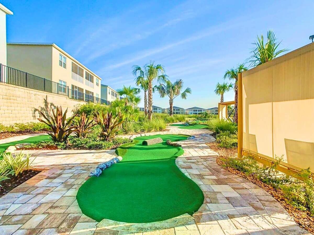 Themed 5BR Lakeview Villa with Pool & Clubhouses