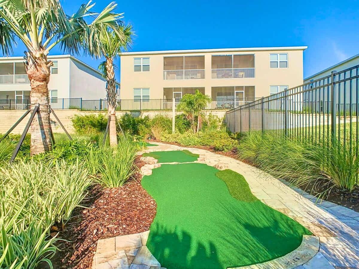 Themed 5BR Lakeview Villa with Pool & Clubhouses
