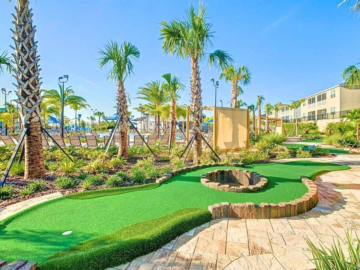 Themed 5BR Lakeview Villa with Pool & Clubhouses