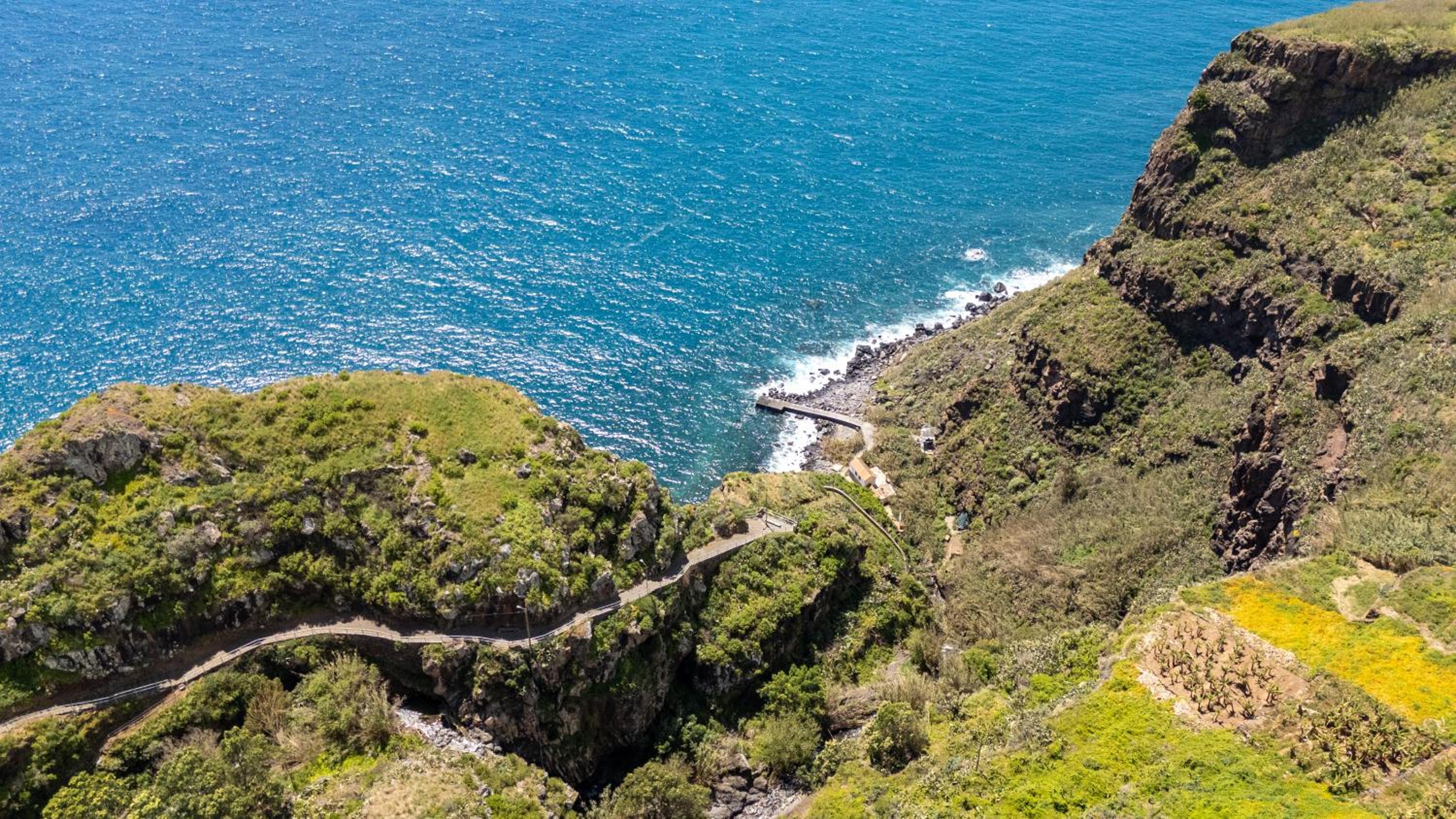 Madeira Protea Retreat- Villa with Heated Private Pool, Gym and Office