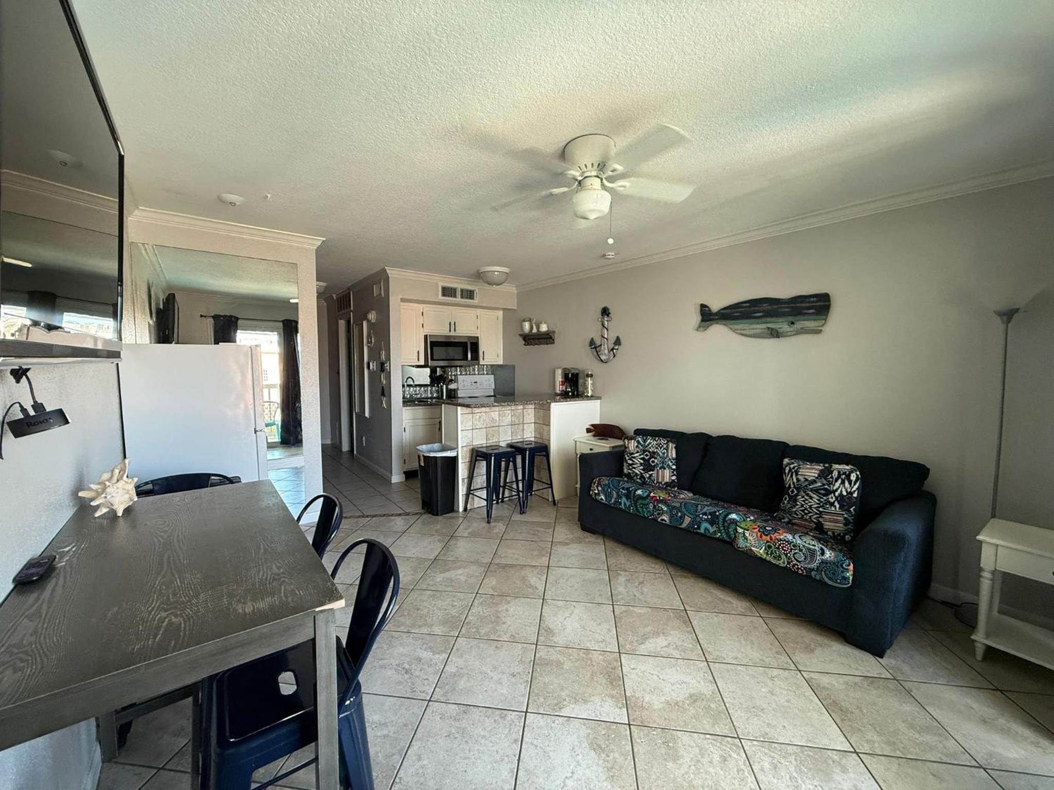 Ocean & Pool View - Top Floor - 2 Pools - Hot Tub - GYM - Tennis ct - SS03