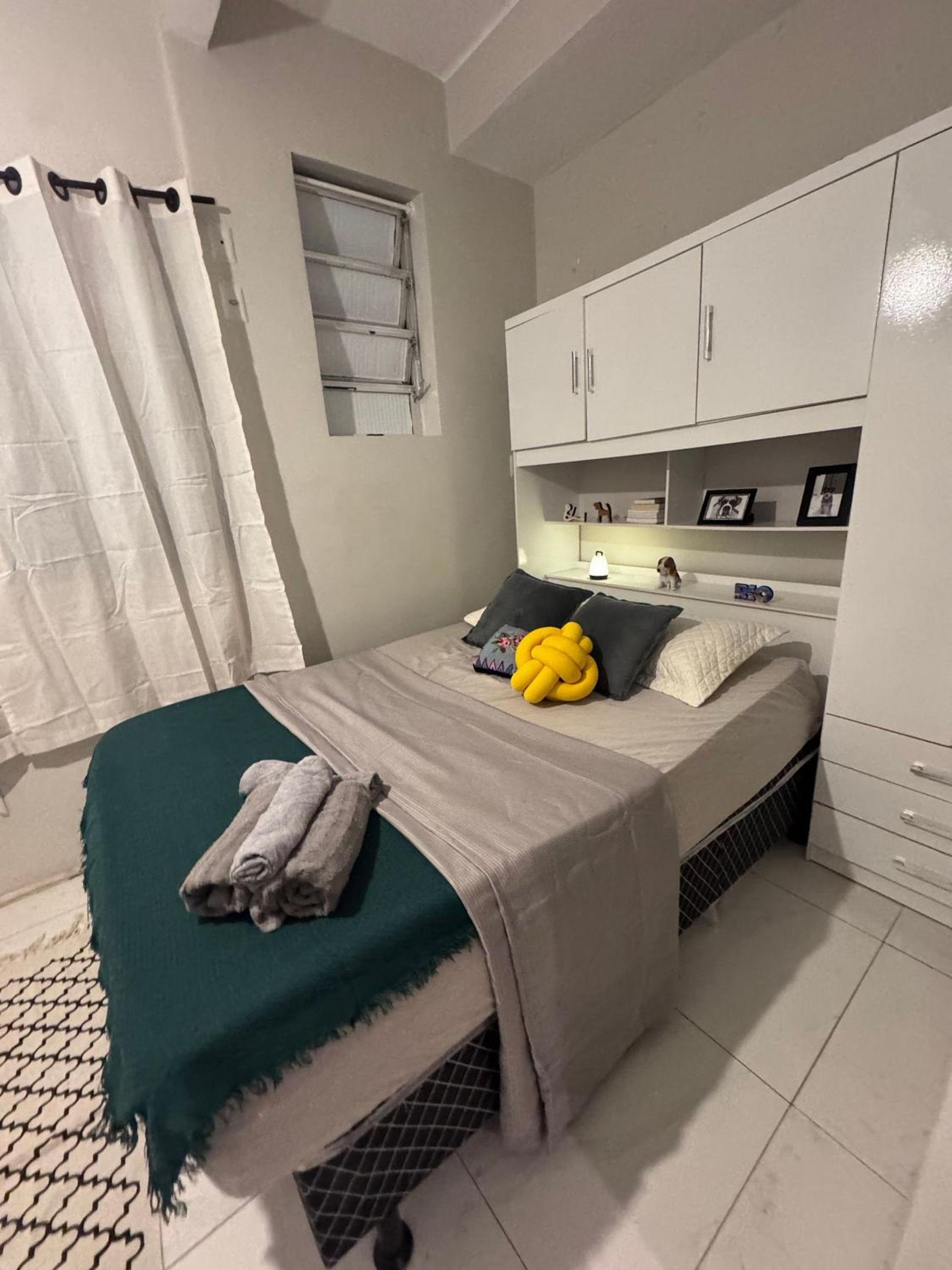Leme: Your Beachfront Paradise, Right Next to Copacabana!