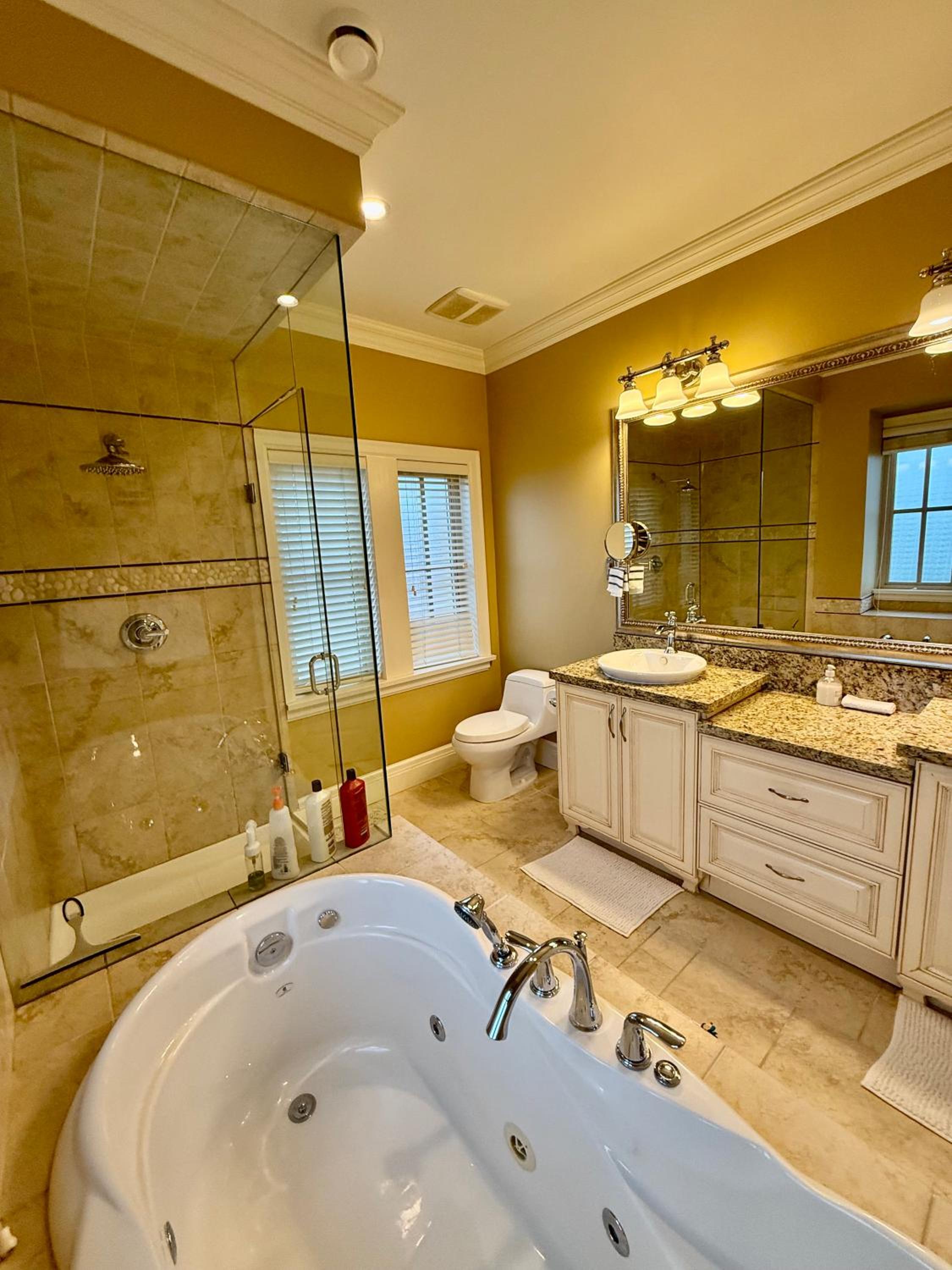 Peaceful Retreat in Arbutus