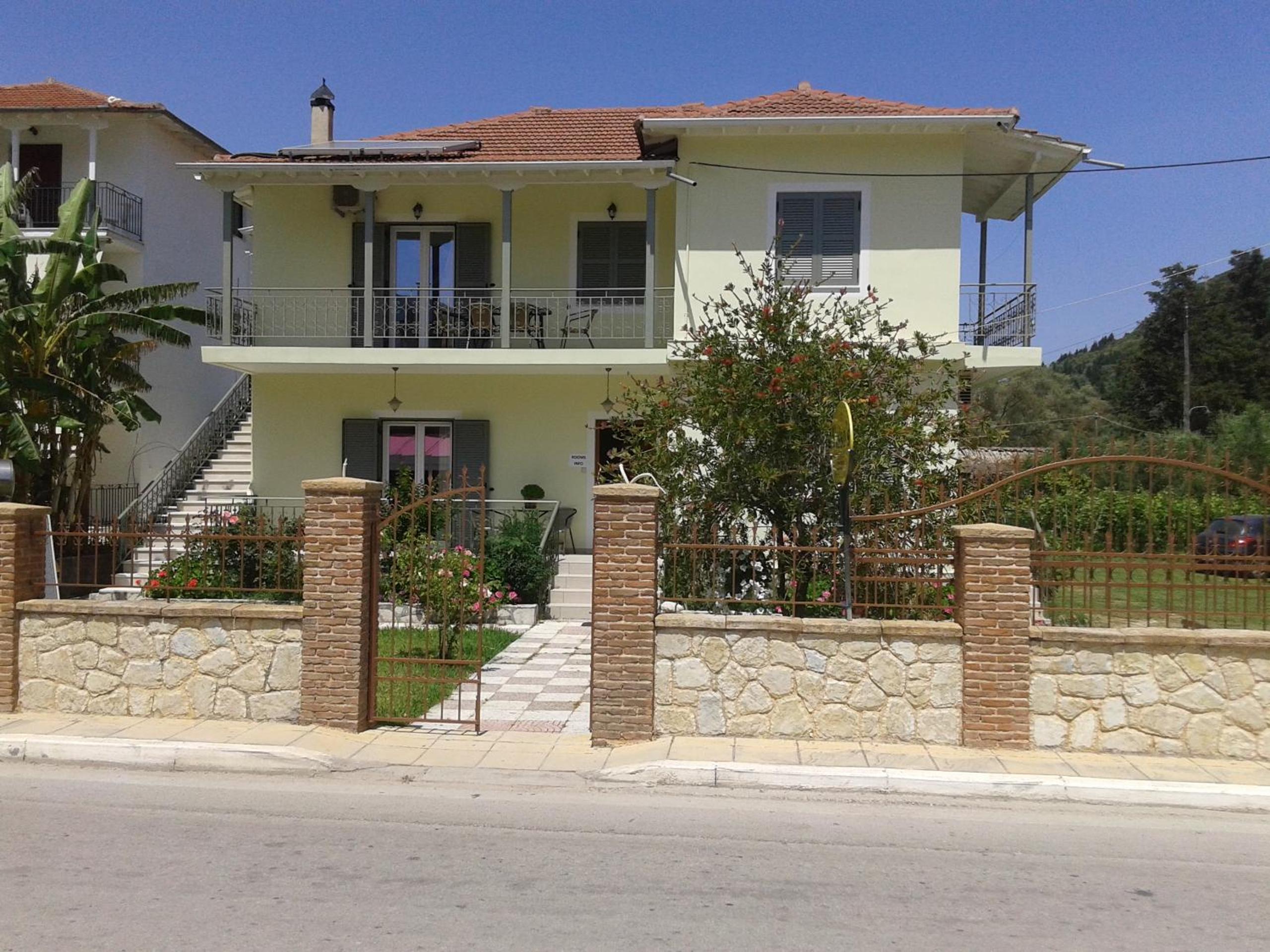 Hotel Vasso's Studios - Image 1