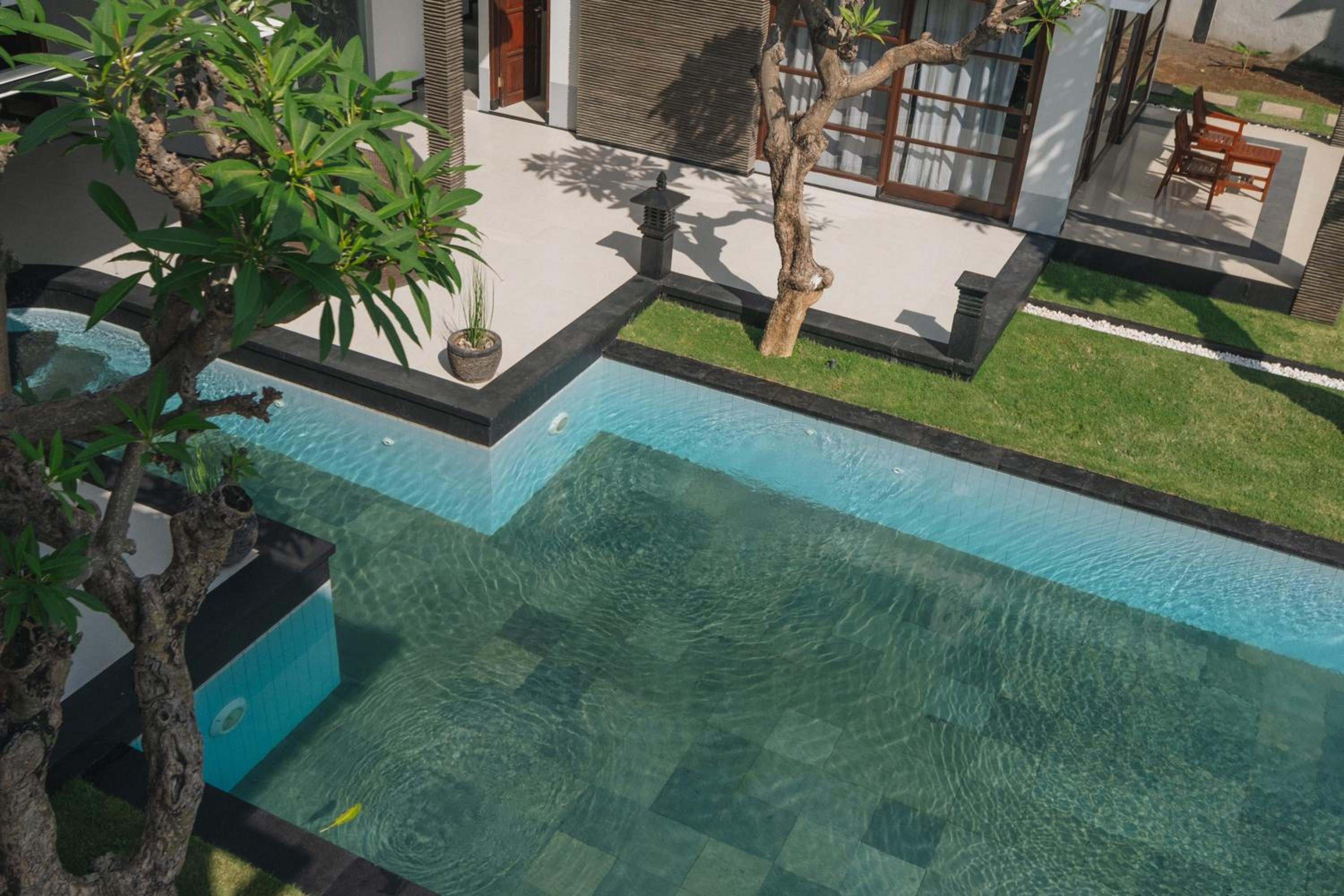 Blue Marlin 6-BR Villa Singaraja Bali