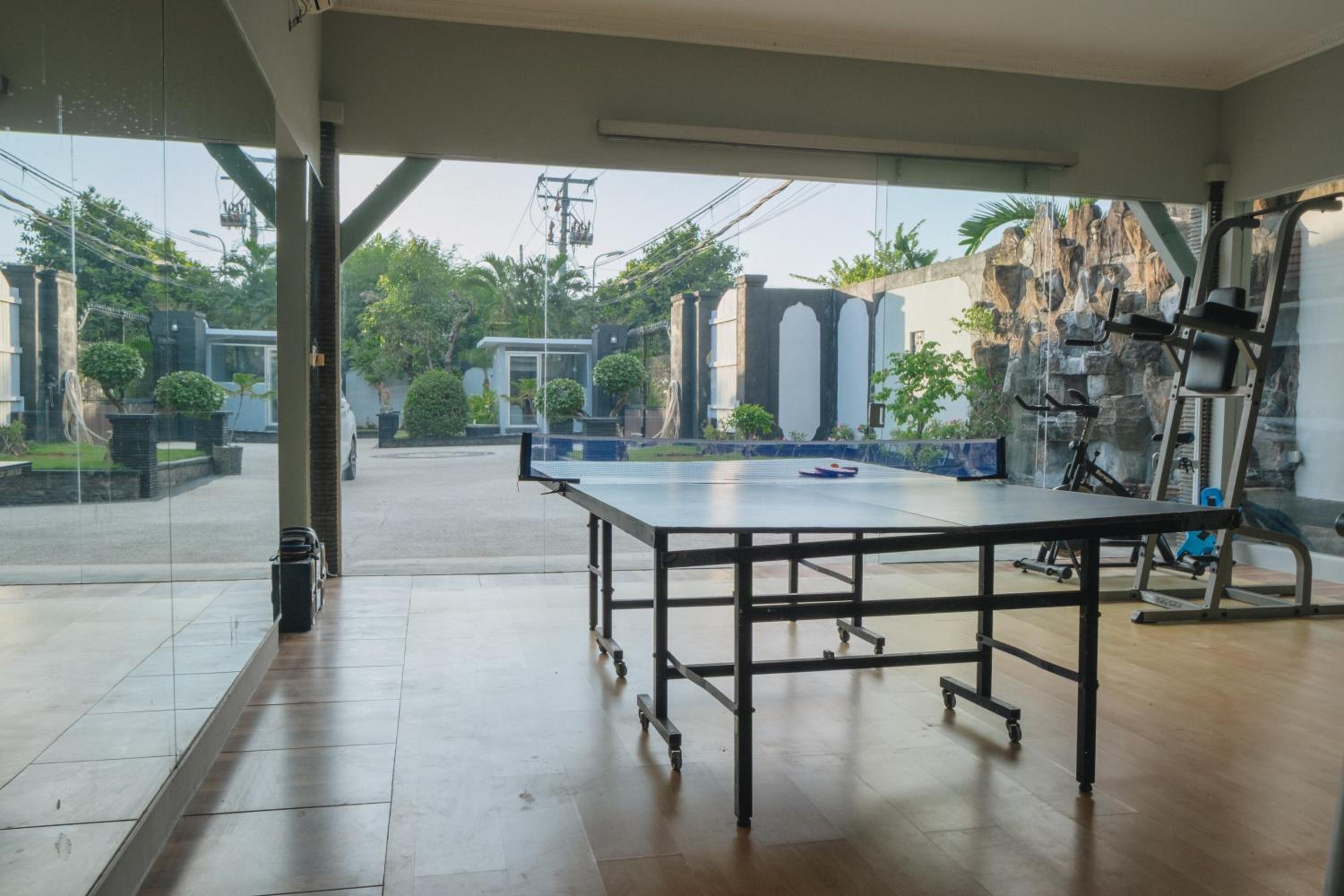 Blue Marlin 6-BR Villa Singaraja Bali