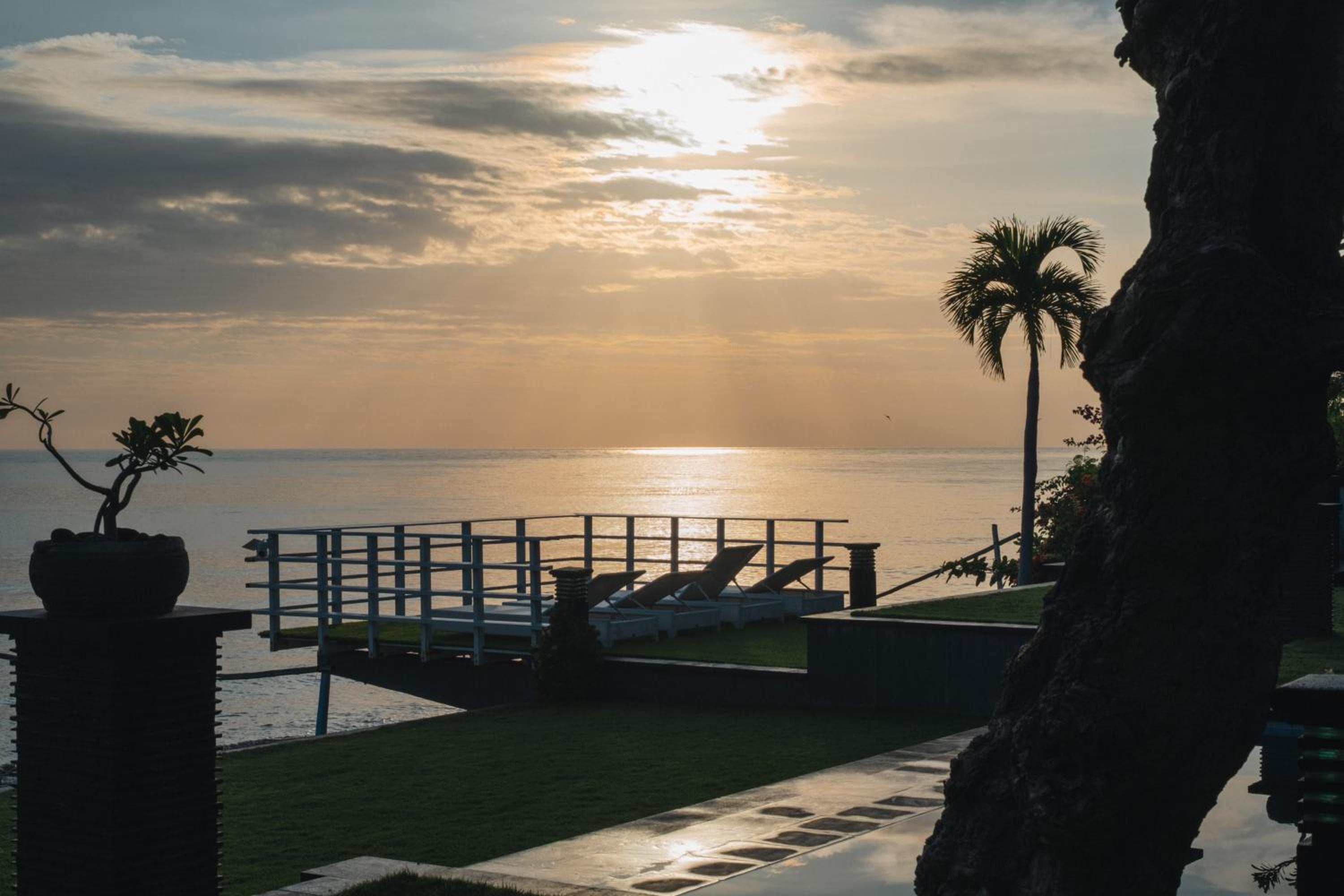 Blue Marlin 6-BR Villa Singaraja Bali