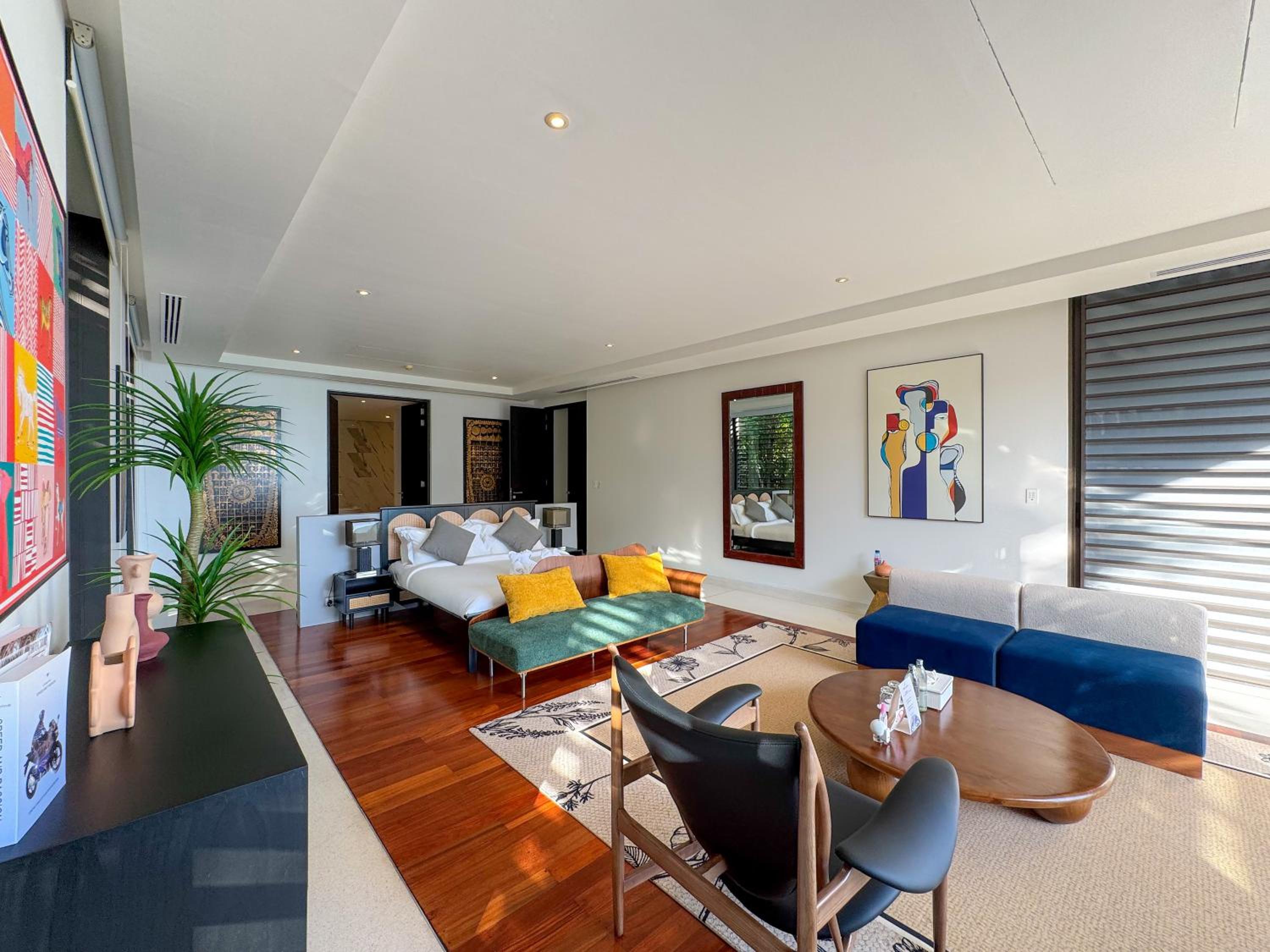 Villa Serenity -30 meter Pool & 6 Bedroom with Cinema Room and Gym