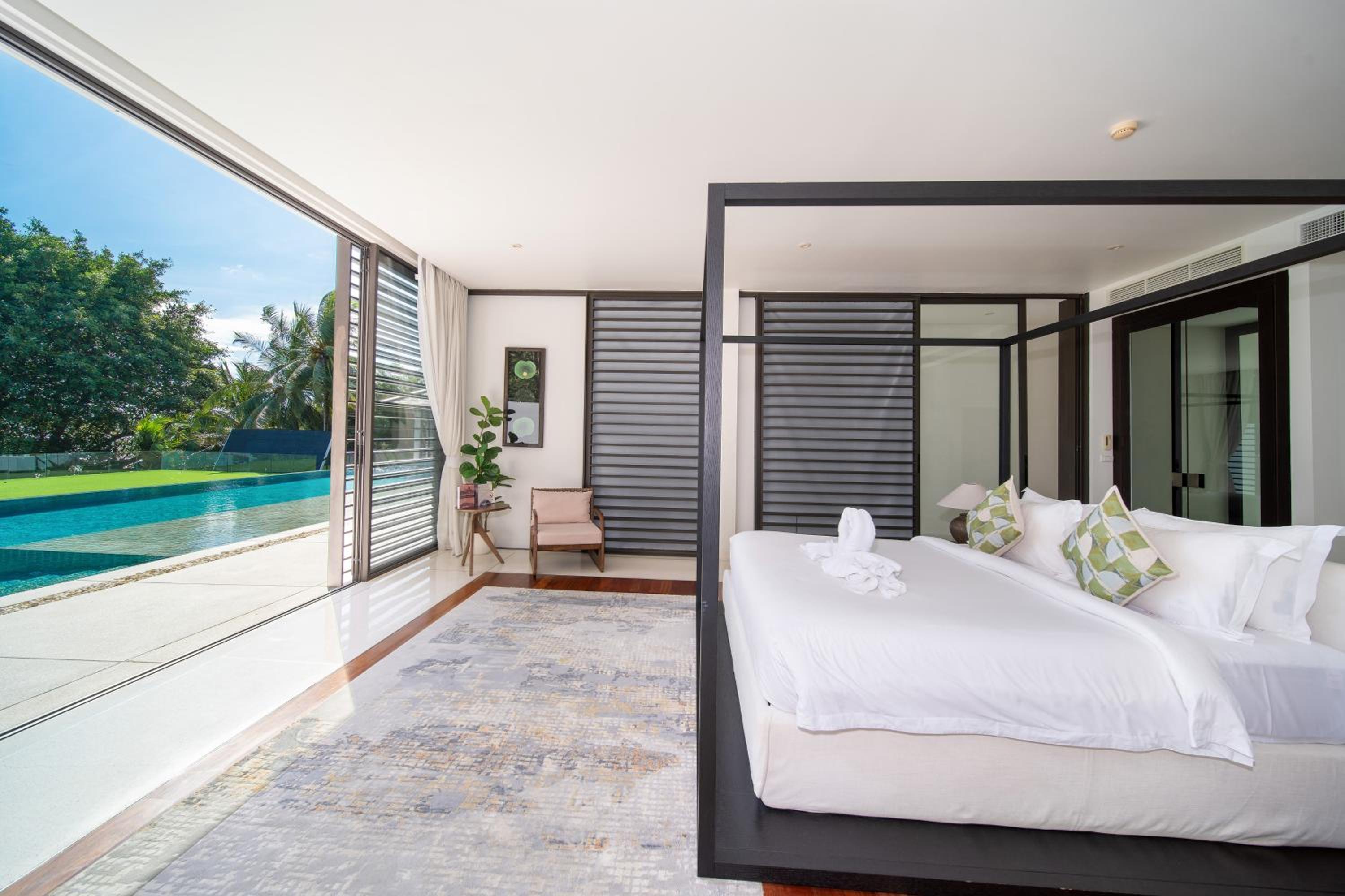 Villa Serenity -30 meter Pool & 6 Bedroom with Cinema Room and Gym