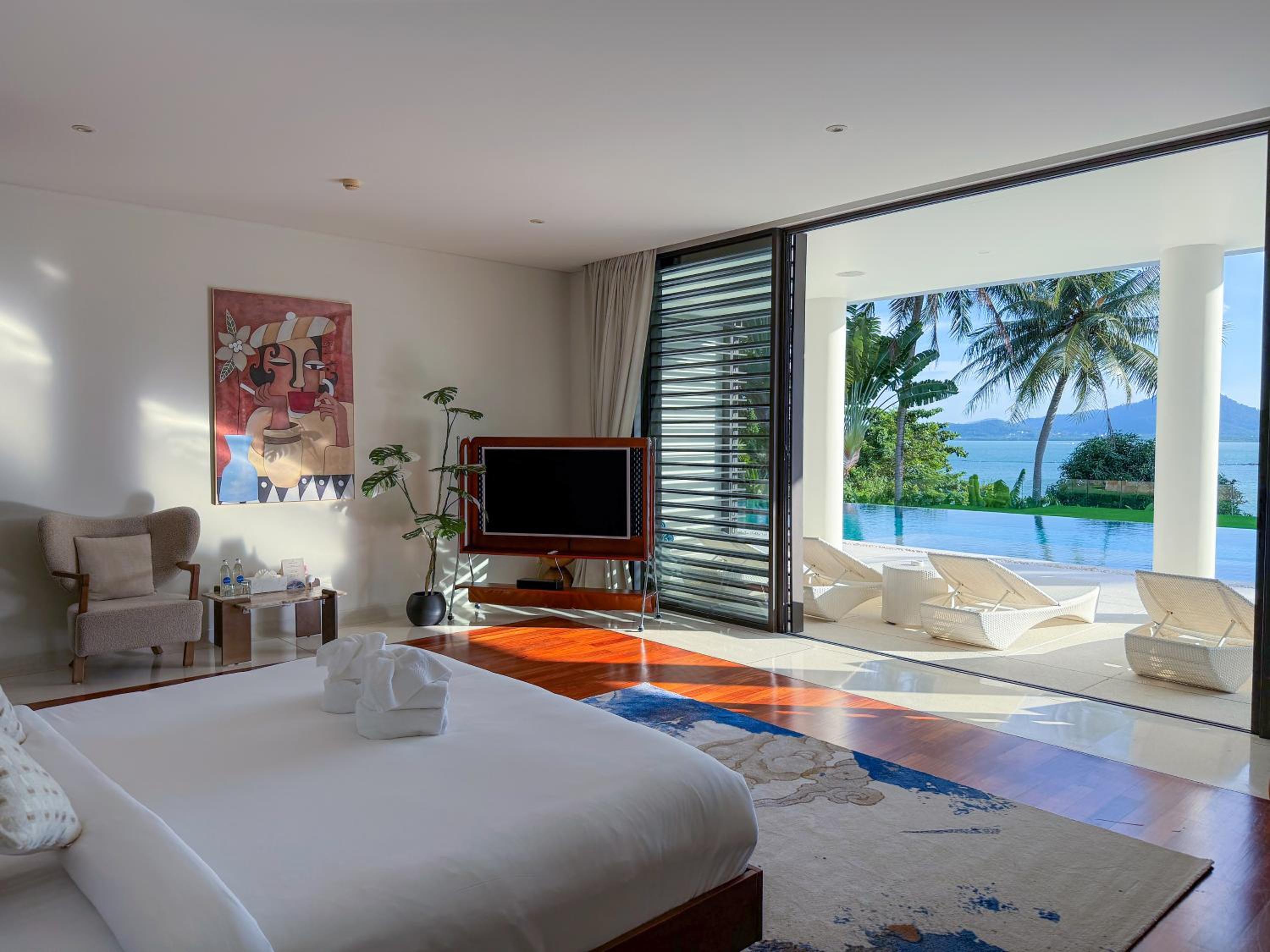 Villa Serenity -30 meter Pool & 6 Bedroom with Cinema Room and Gym