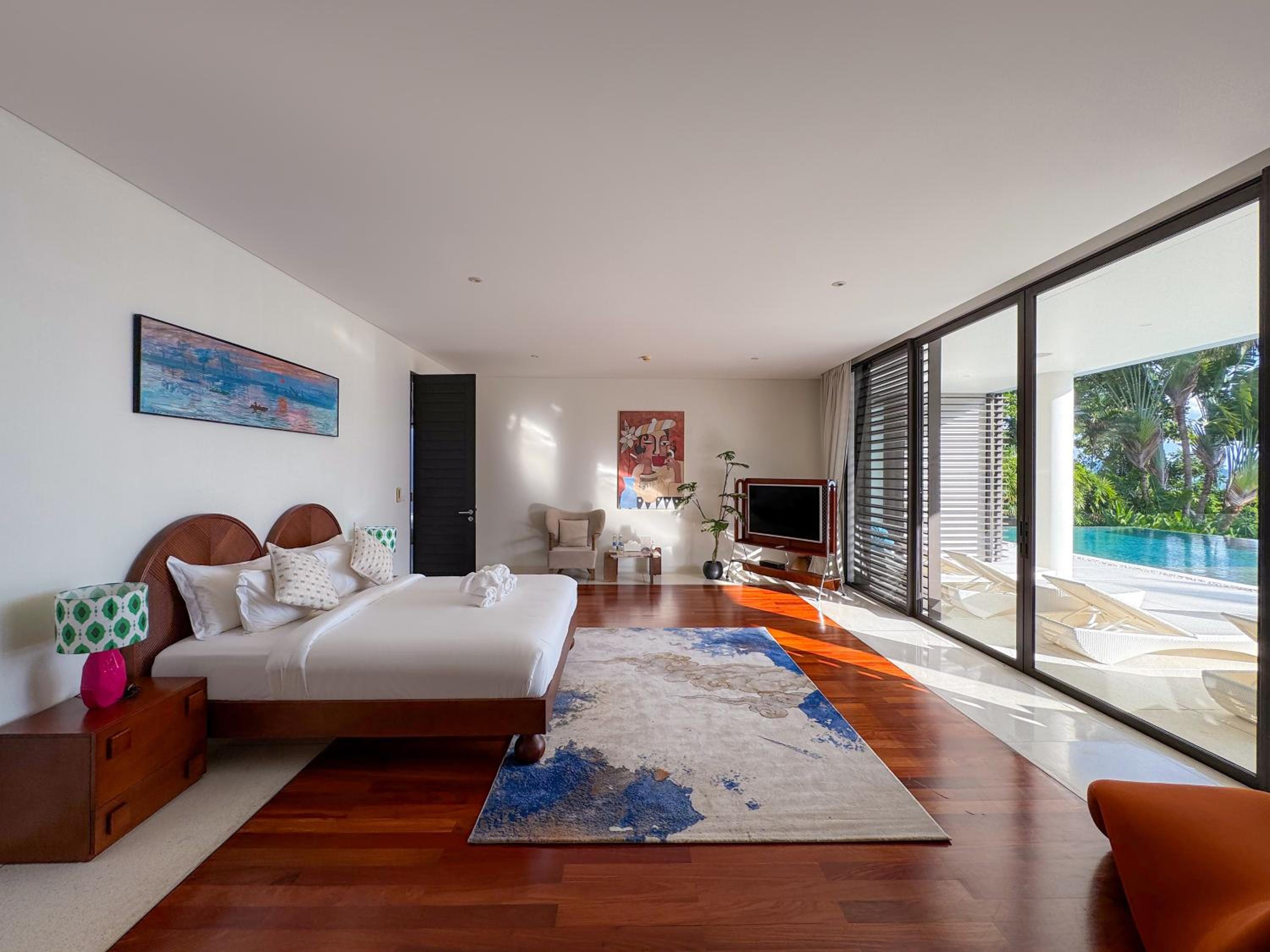 Villa Serenity -30 meter Pool & 6 Bedroom with Cinema Room and Gym